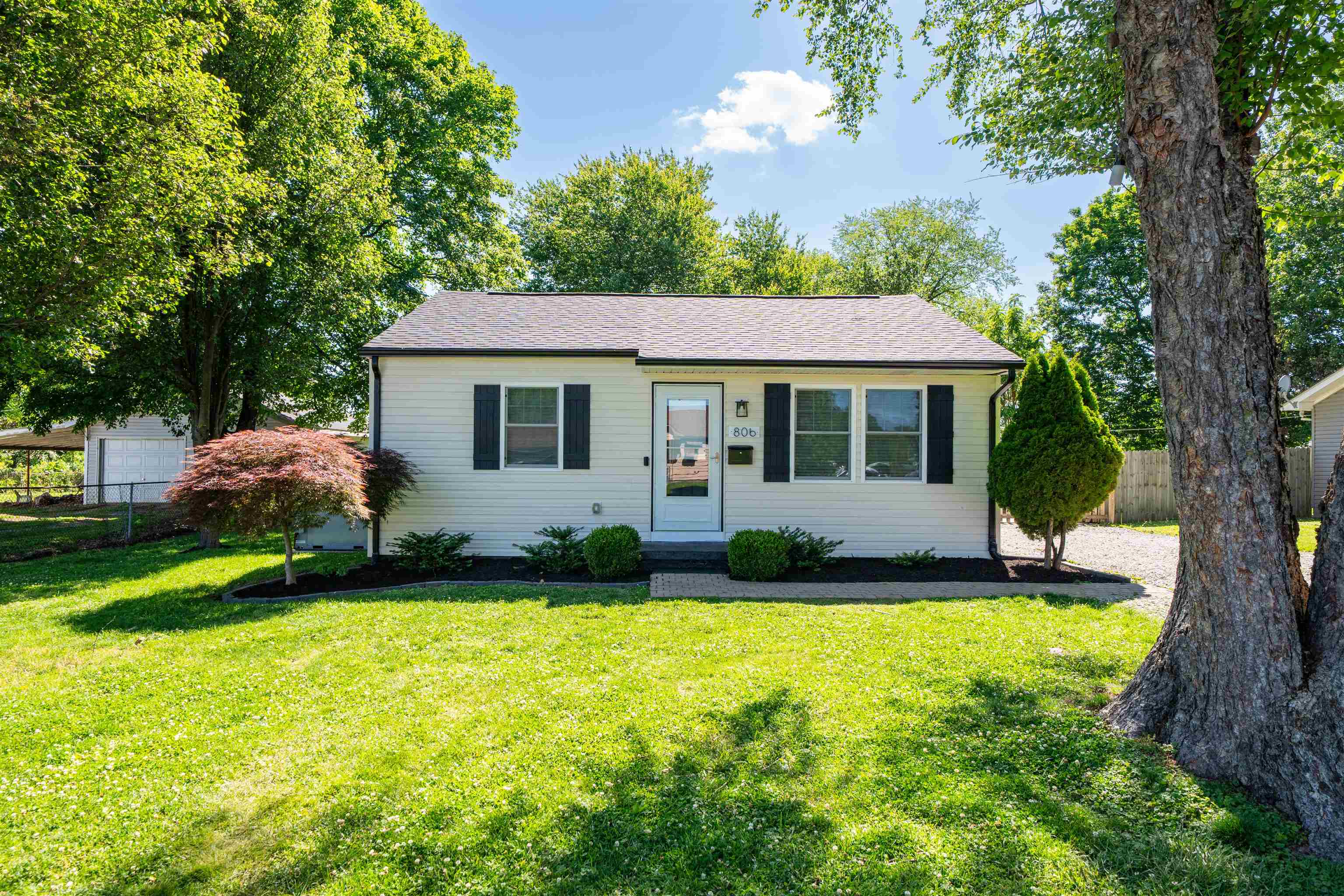 806 E Glenn Court, Owensboro, Kentucky 42303-0527, 3 Bedrooms Bedrooms, ,2 BathroomsBathrooms,Single Family Residence,For Sale,E Glenn Court,94783