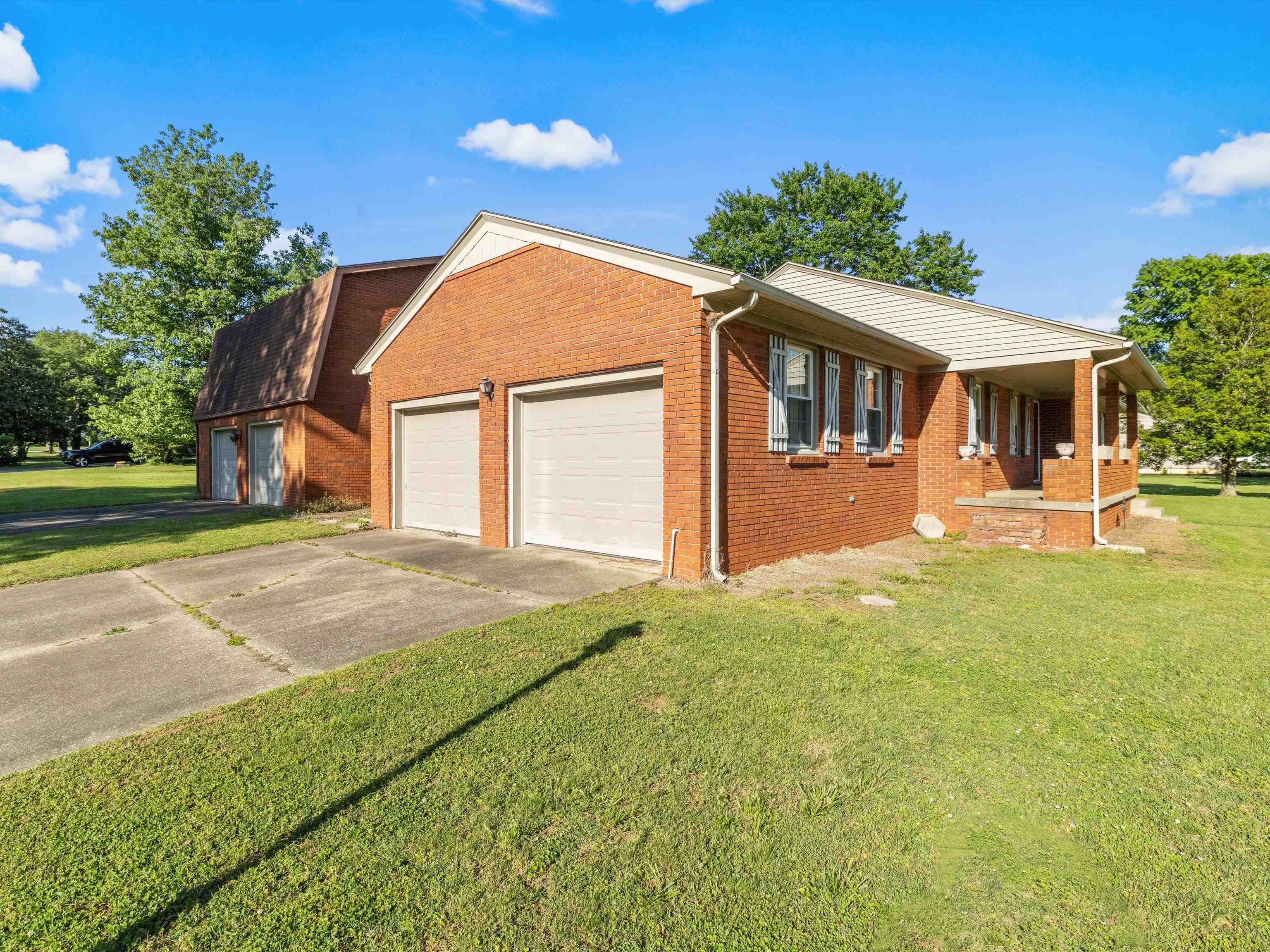3815 Locust Hill Drive, Owensboro, Kentucky 42303, 3 Bedrooms Bedrooms, ,2 BathroomsBathrooms,Single Family Residence,For Sale,Locust Hill Drive,94788