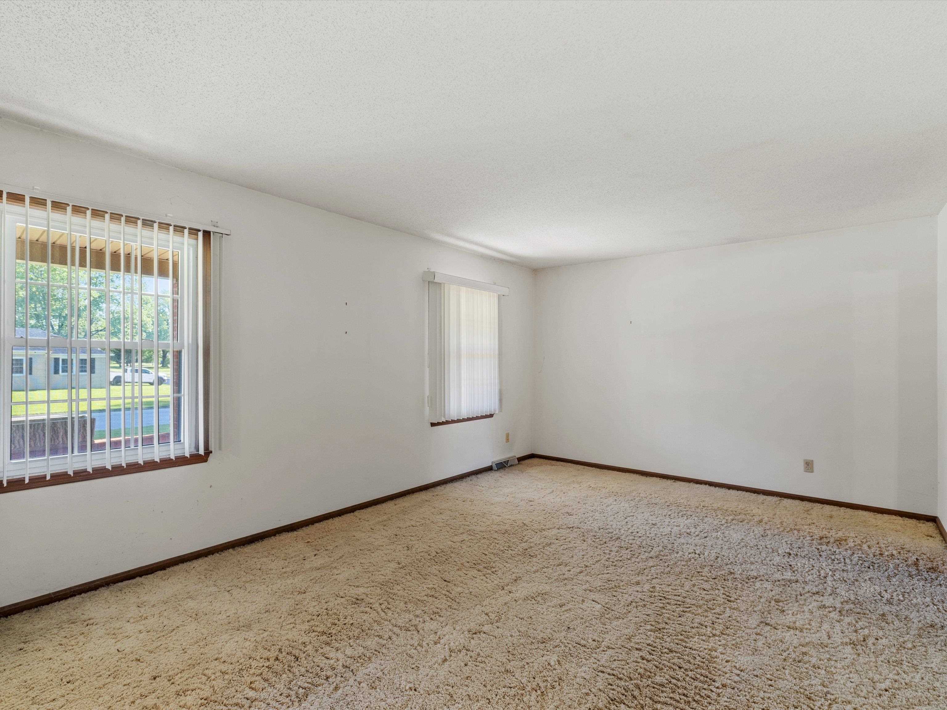 3815 Locust Hill Drive, Owensboro, Kentucky 42303, 3 Bedrooms Bedrooms, ,2 BathroomsBathrooms,Single Family Residence,For Sale,Locust Hill Drive,94788
