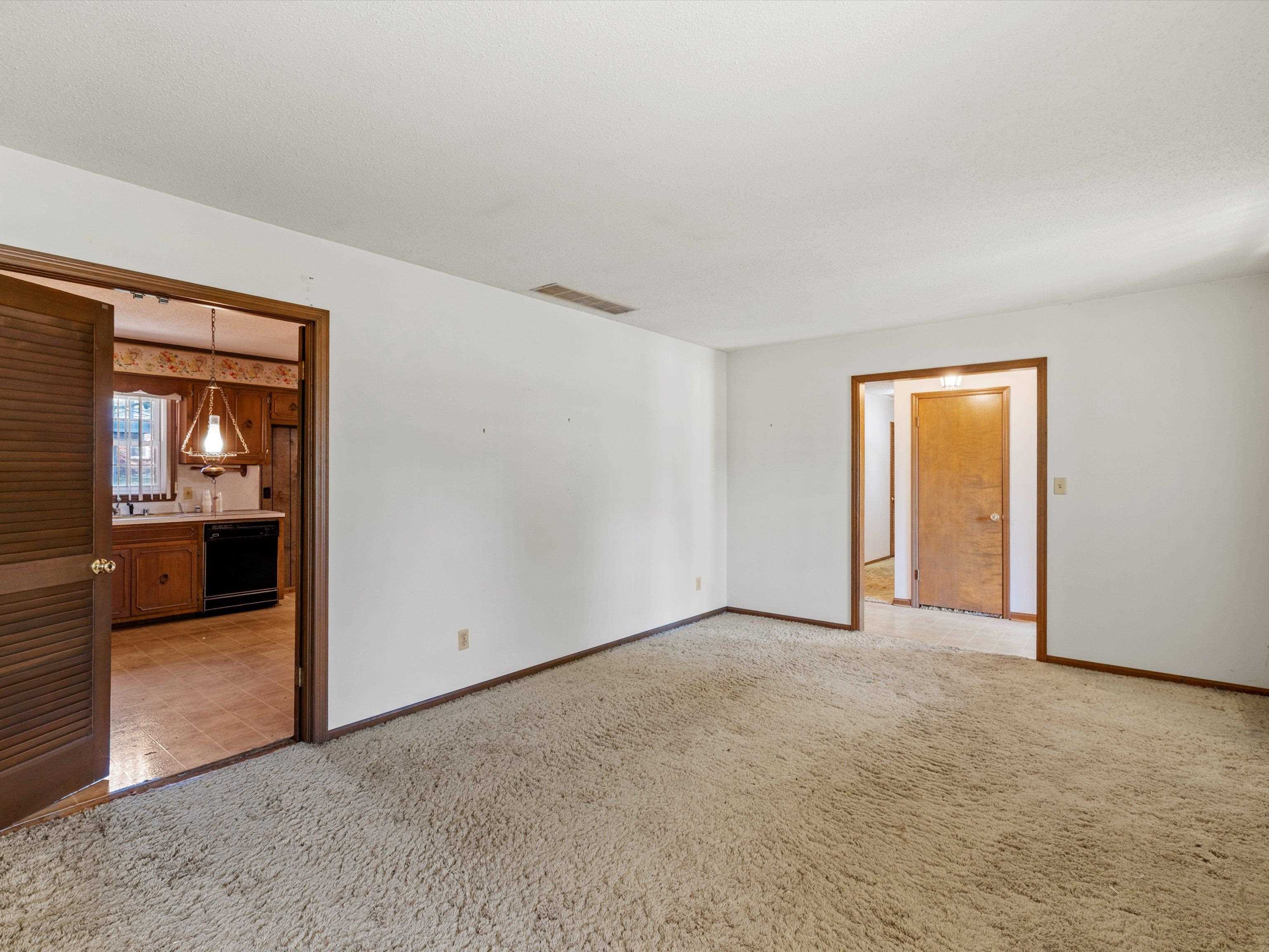 3815 Locust Hill Drive, Owensboro, Kentucky 42303, 3 Bedrooms Bedrooms, ,2 BathroomsBathrooms,Single Family Residence,For Sale,Locust Hill Drive,94788
