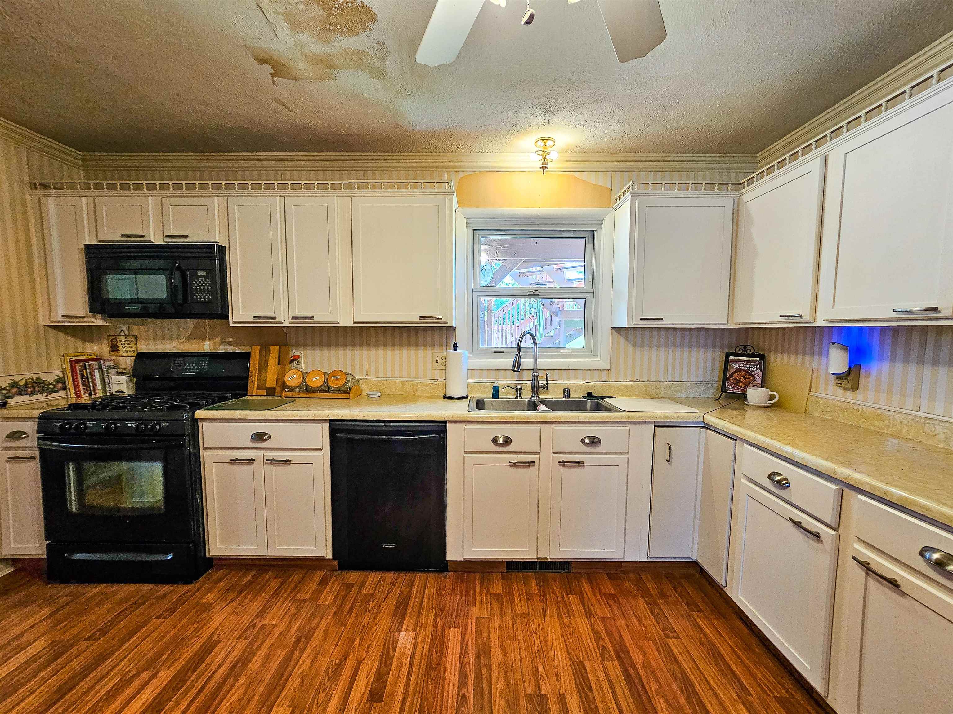 2545 Chant Court, Owensboro, Kentucky 42301, 3 Bedrooms Bedrooms, ,2 BathroomsBathrooms,Single Family Residence,For Sale,Chant Court,94798
