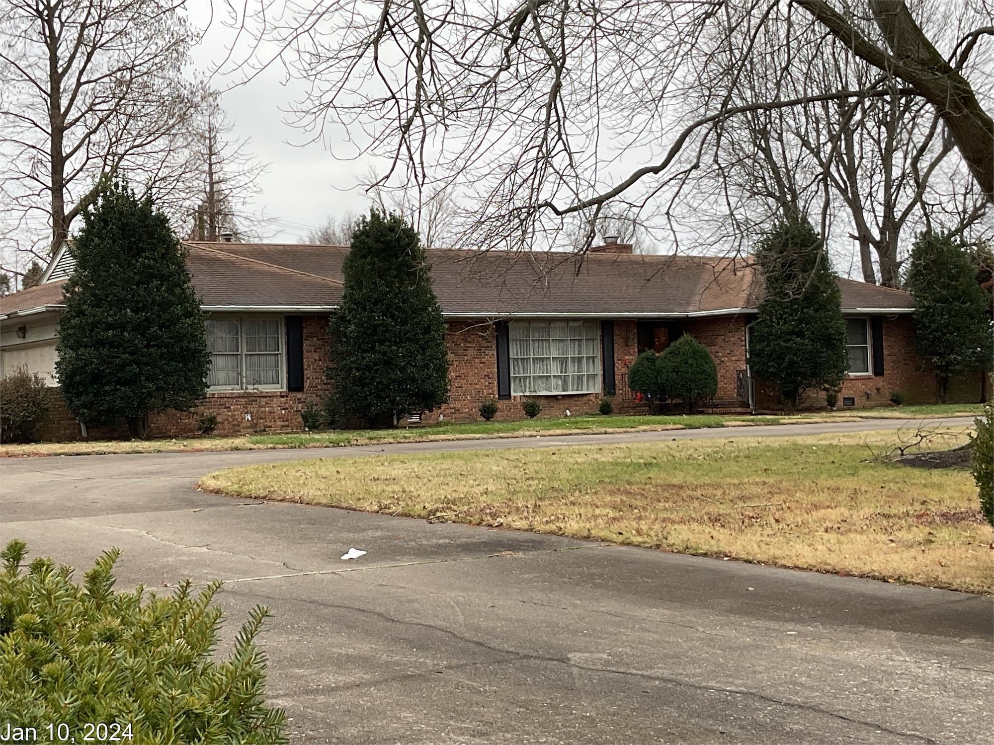 2136 Griffith Avenue, Owensboro, Kentucky 42301, 3 Bedrooms Bedrooms, ,2 BathroomsBathrooms,Single Family Residence,For Sale,Griffith Avenue,94803