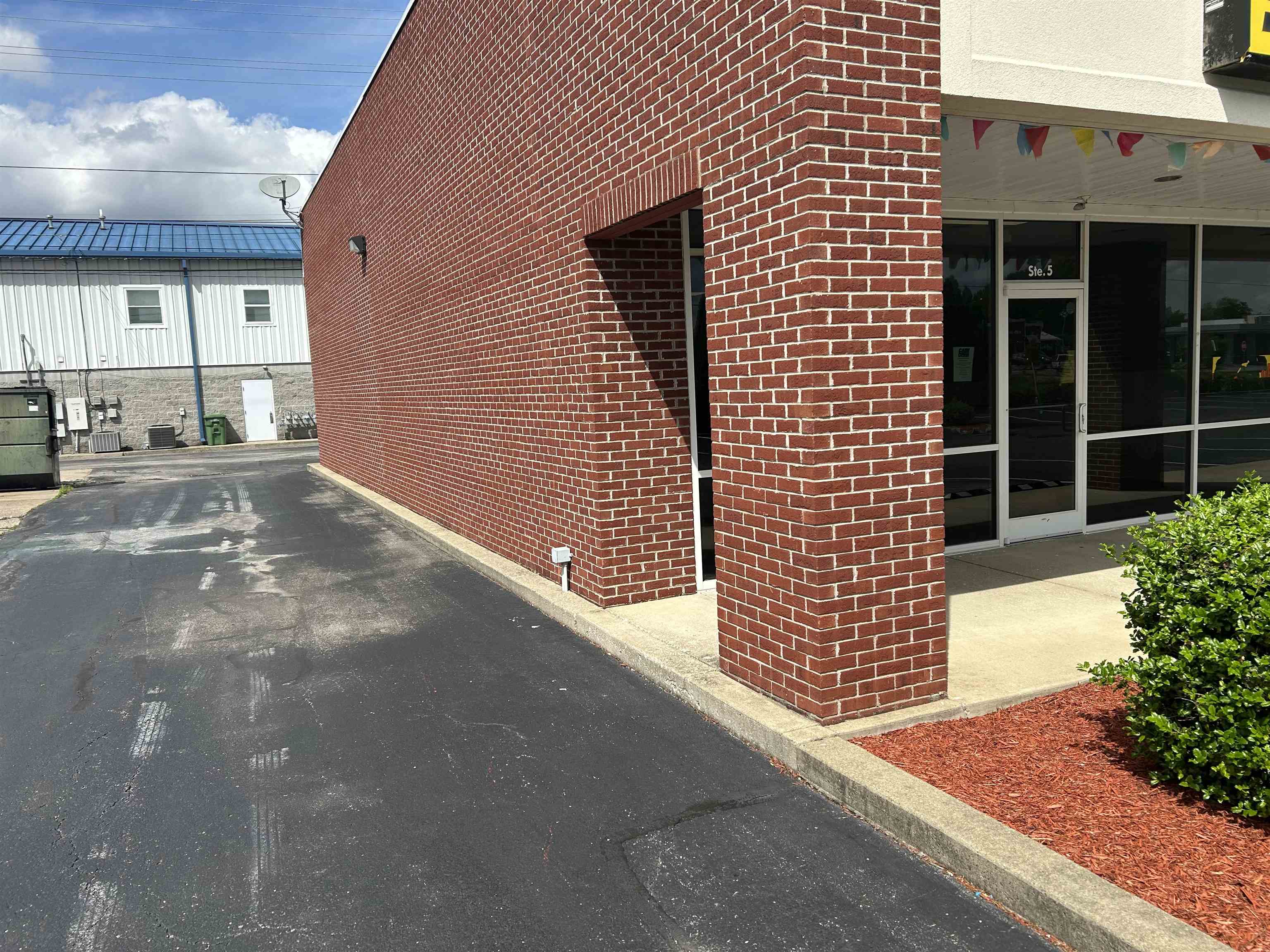 1007 Tamarack Road Unit 5, Owensboro, Kentucky 42301, ,Retail,For Sale,Tamarack Road Unit 5,94809