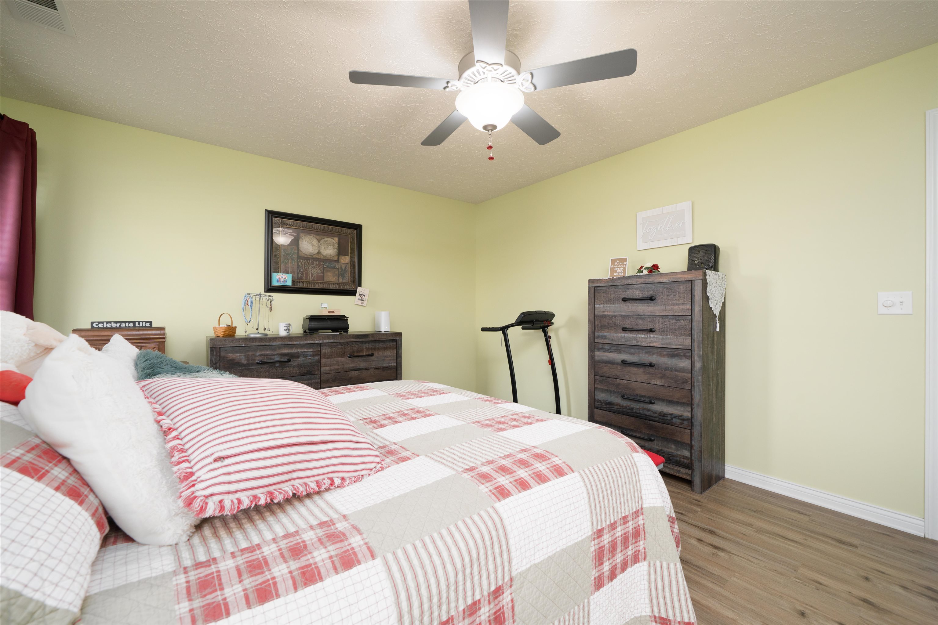 2414 Palomino Place, Owensboro, Kentucky 42301, 3 Bedrooms Bedrooms, ,2 BathroomsBathrooms,Single Family Residence,For Sale,Palomino Place,94810