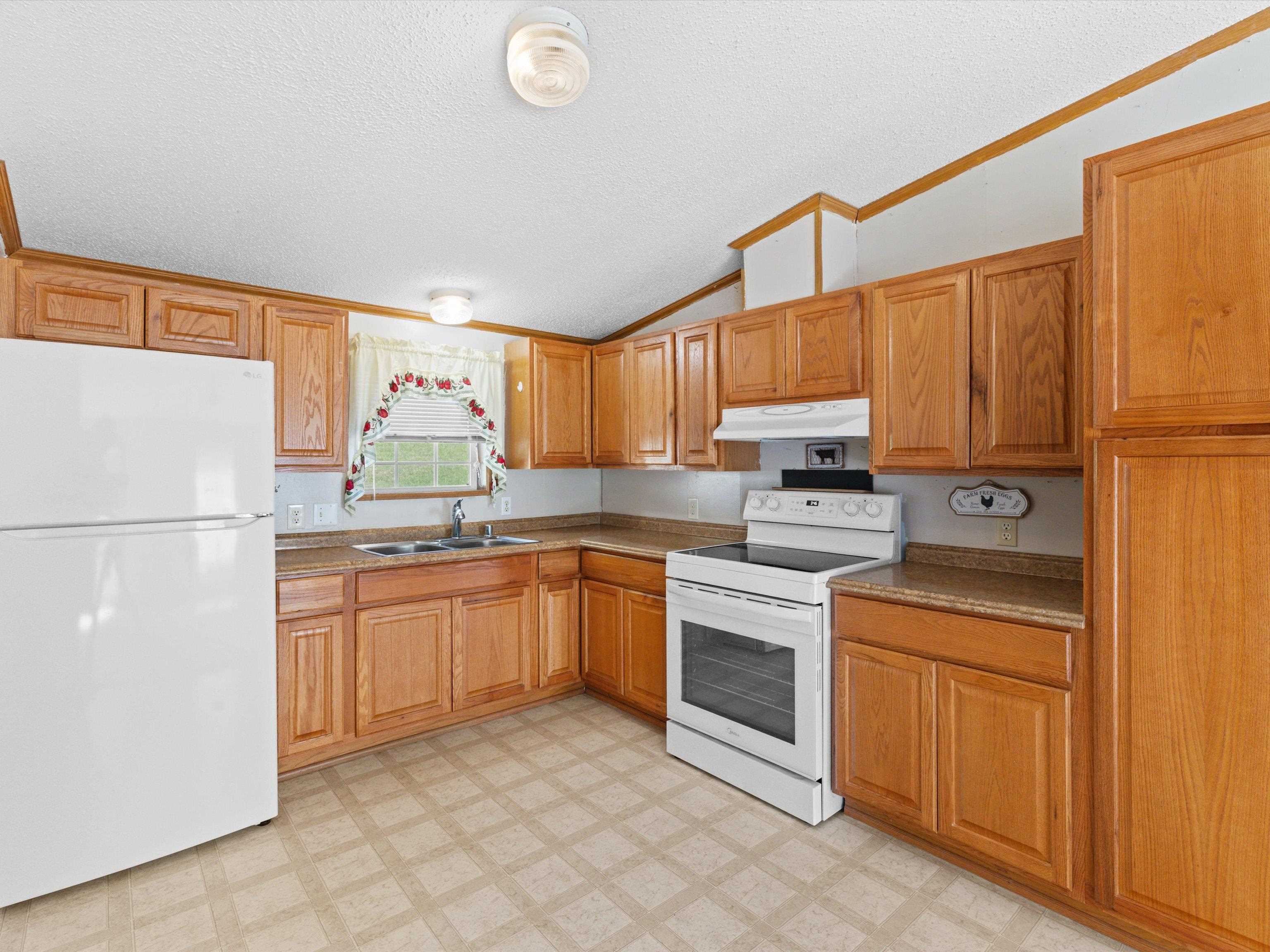 856 Buford Rd, Utica, Kentucky 42376, 3 Bedrooms Bedrooms, ,2 BathroomsBathrooms,Single Family Residence,For Sale,Buford Rd,94816