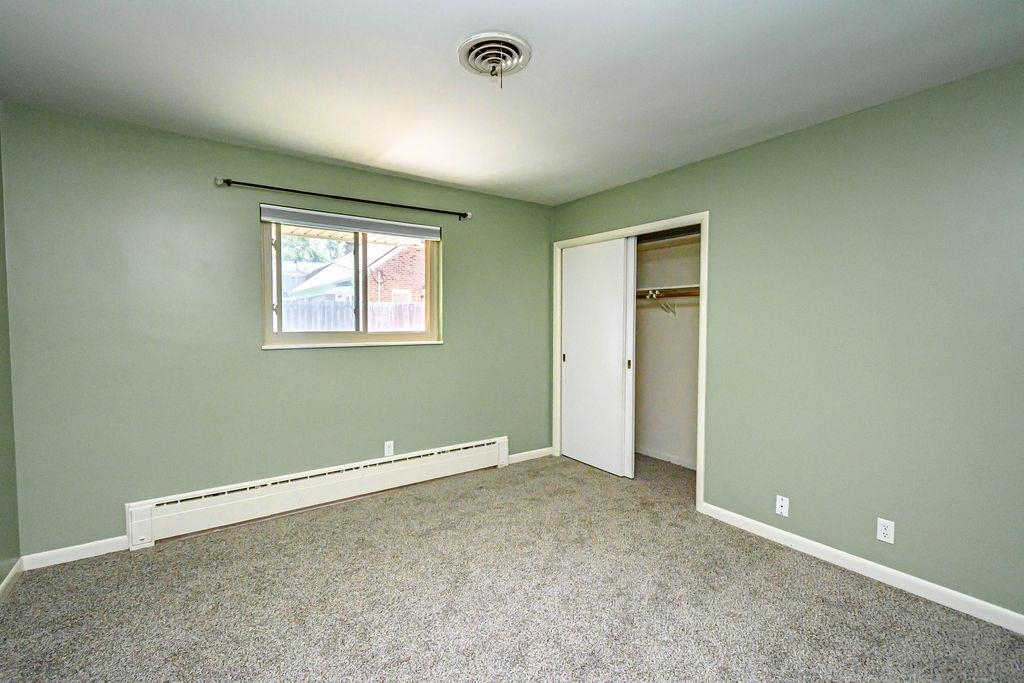 1664 Roosevelt Rd, Owensboro, Kentucky 42301, 4 Bedrooms Bedrooms, ,4 BathroomsBathrooms,Single Family Residence,For Sale,Roosevelt Rd,94835
