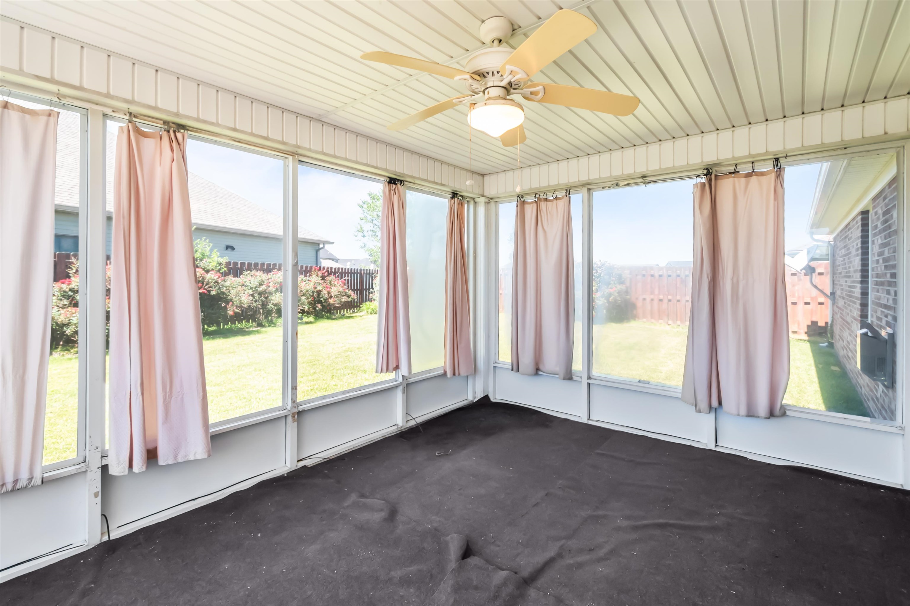 2400 Winning Colors Way, Owensboro, Kentucky 42301, 3 Bedrooms Bedrooms, ,2 BathroomsBathrooms,Single Family Residence,For Sale,Winning Colors Way,94844