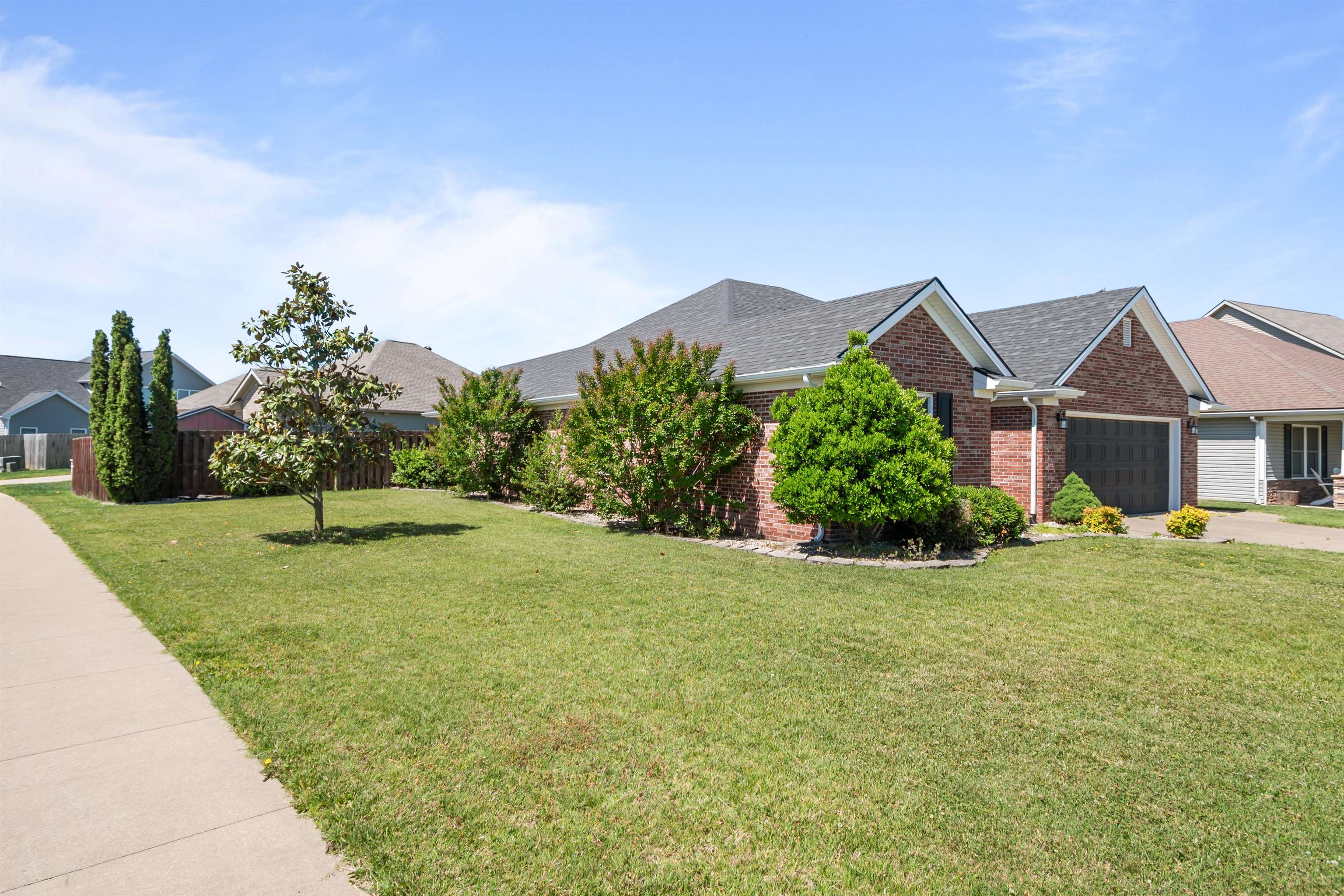 2400 Winning Colors Way, Owensboro, Kentucky 42301, 3 Bedrooms Bedrooms, ,2 BathroomsBathrooms,Single Family Residence,For Sale,Winning Colors Way,94844