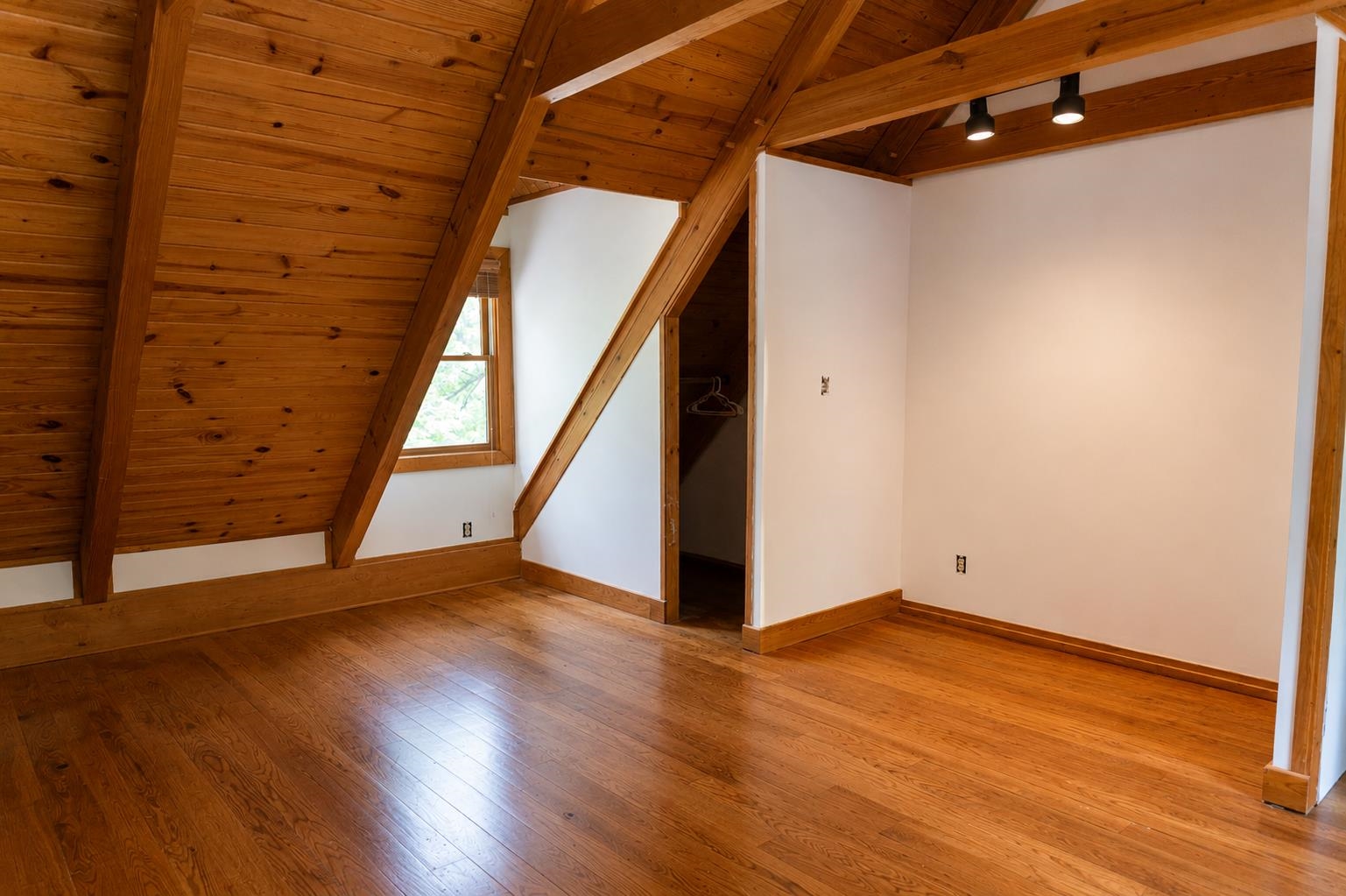 400 Forest Ln, Whitesville, Kentucky 42378, 3 Bedrooms Bedrooms, ,2 BathroomsBathrooms,Cabin,For Sale,Forest Ln,94879