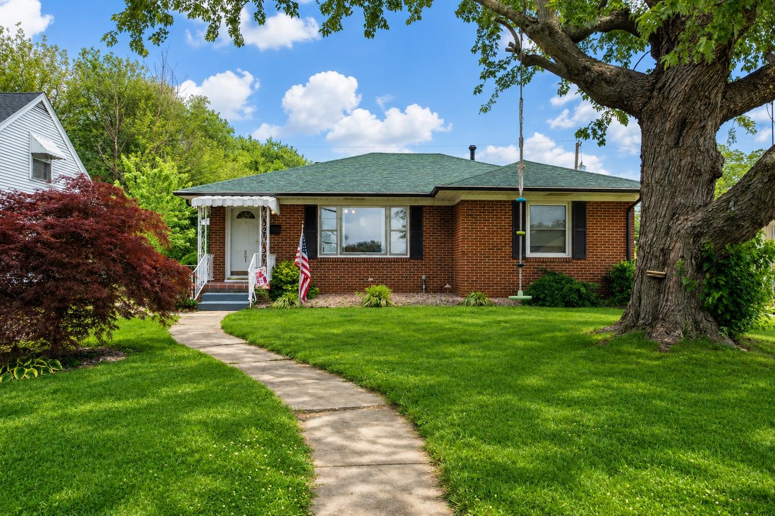 301 Redbud Road, Owensboro, Kentucky 42303-2463, 4 Bedrooms Bedrooms, ,2 BathroomsBathrooms,Single Family Residence,For Sale,Redbud Road,94881