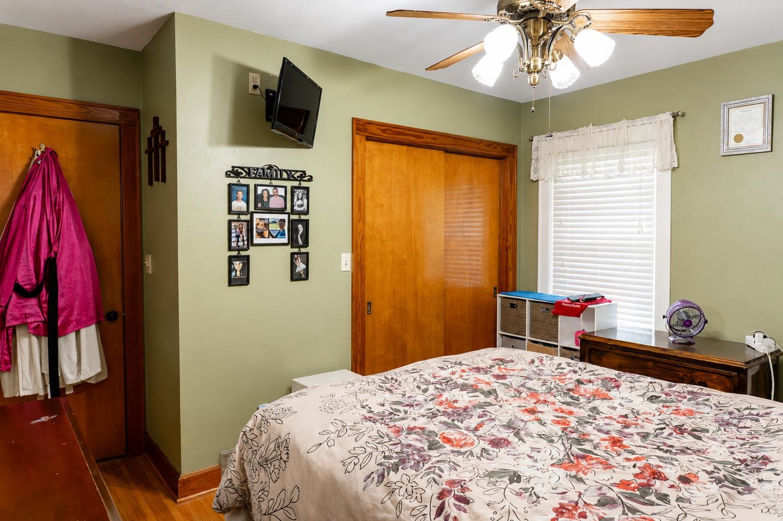 301 Redbud Road, Owensboro, Kentucky 42303-2463, 4 Bedrooms Bedrooms, ,2 BathroomsBathrooms,Single Family Residence,For Sale,Redbud Road,94881