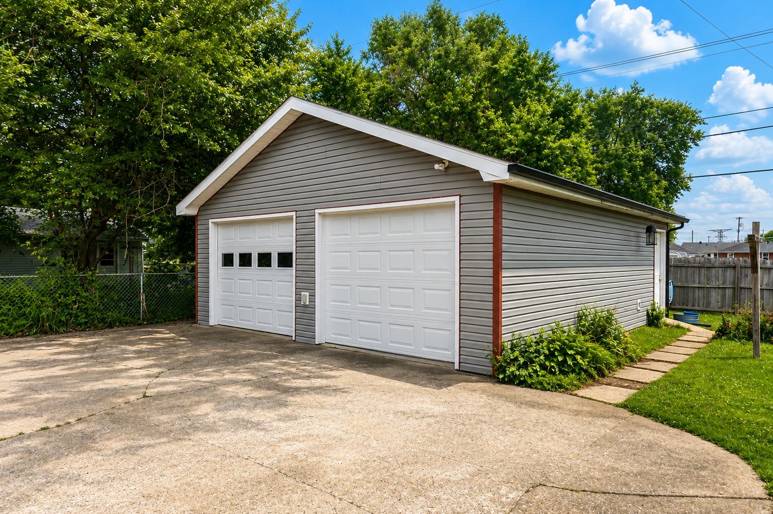301 Redbud Road, Owensboro, Kentucky 42303-2463, 4 Bedrooms Bedrooms, ,2 BathroomsBathrooms,Single Family Residence,For Sale,Redbud Road,94881