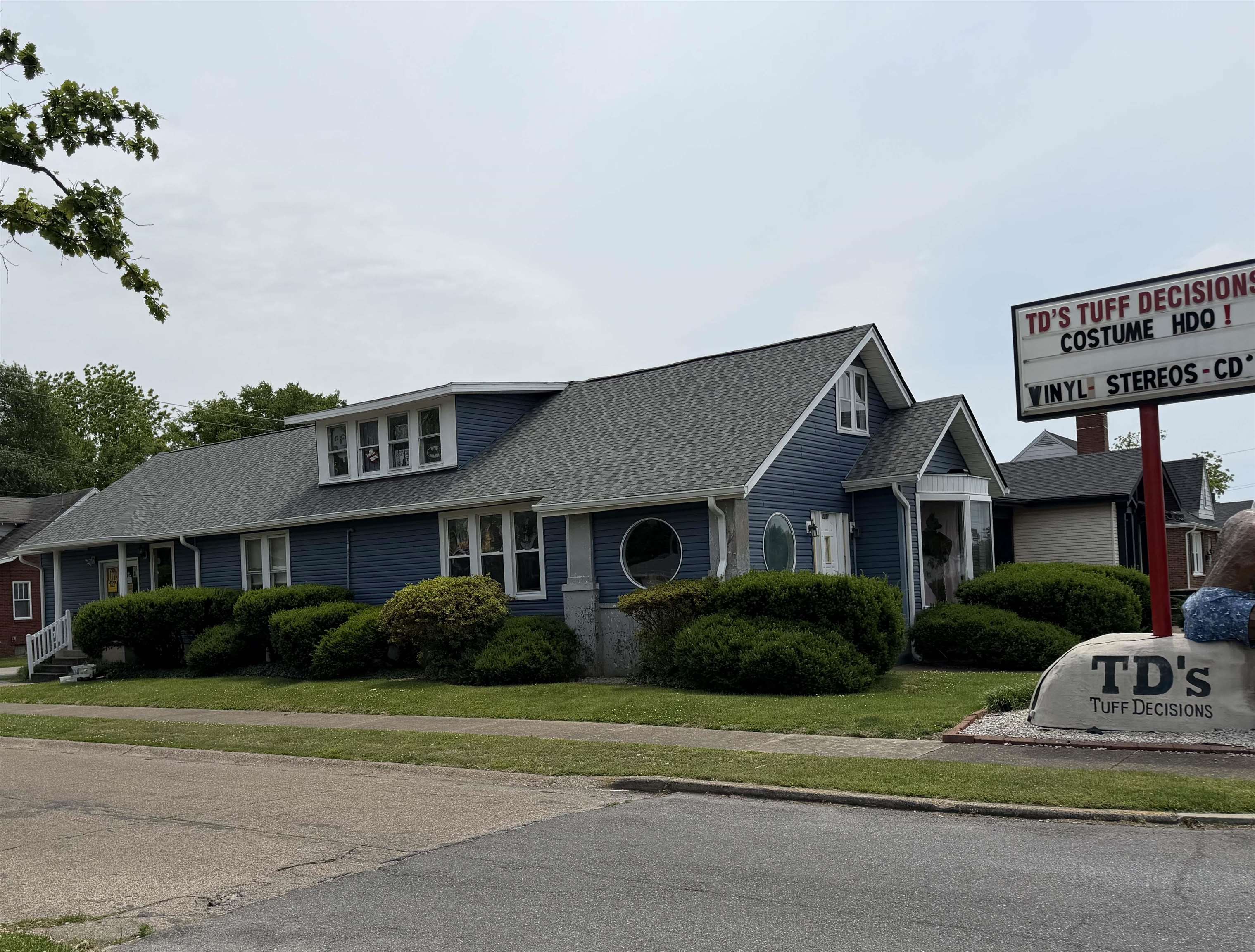 2201 Frederica Street, Owensboro, Kentucky 42301, ,Mixed Use,For Sale,Frederica Street,94890