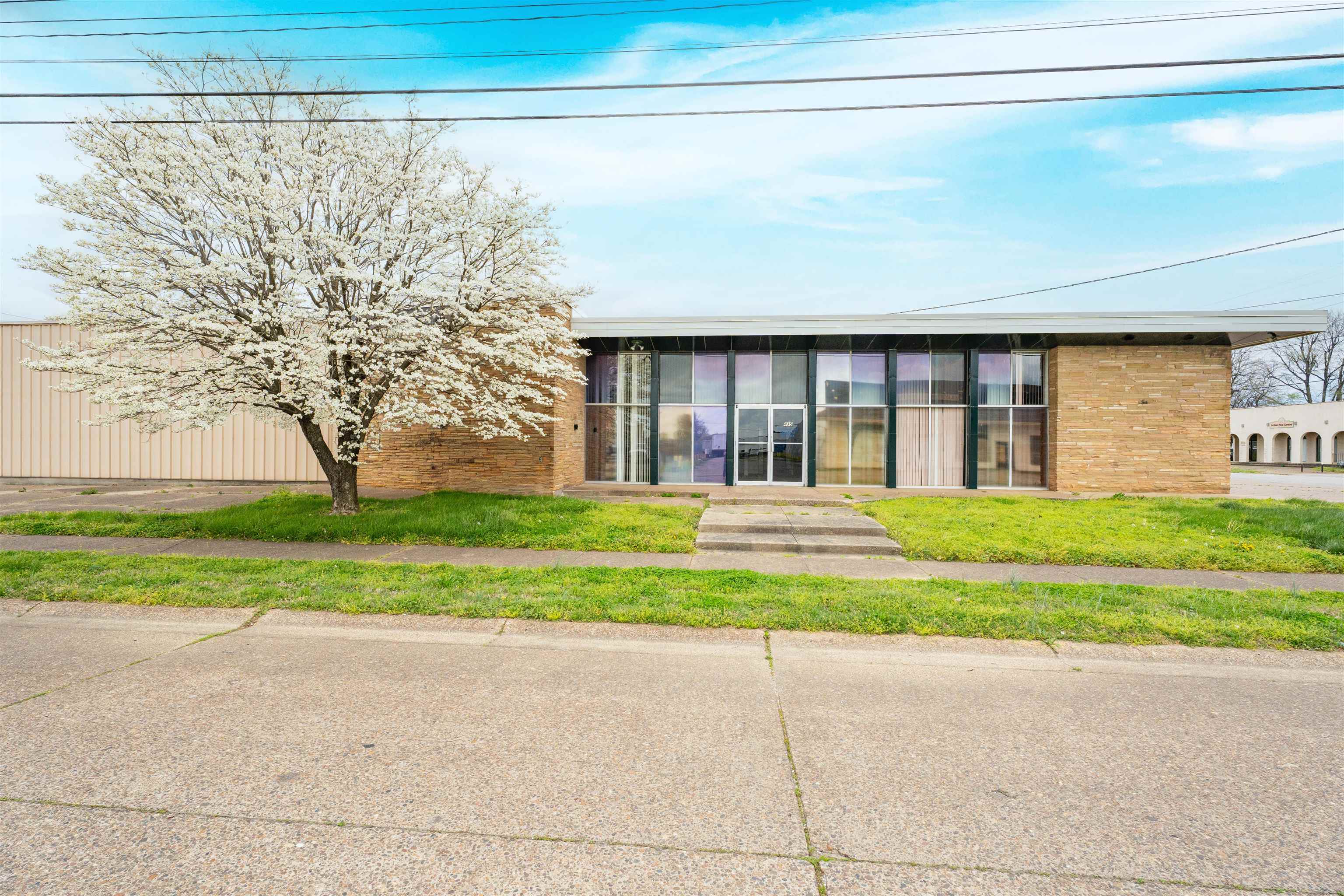 435 E 14th Street, Owensboro, Kentucky 42303, ,Industrial,For Sale,E 14th Street,94901