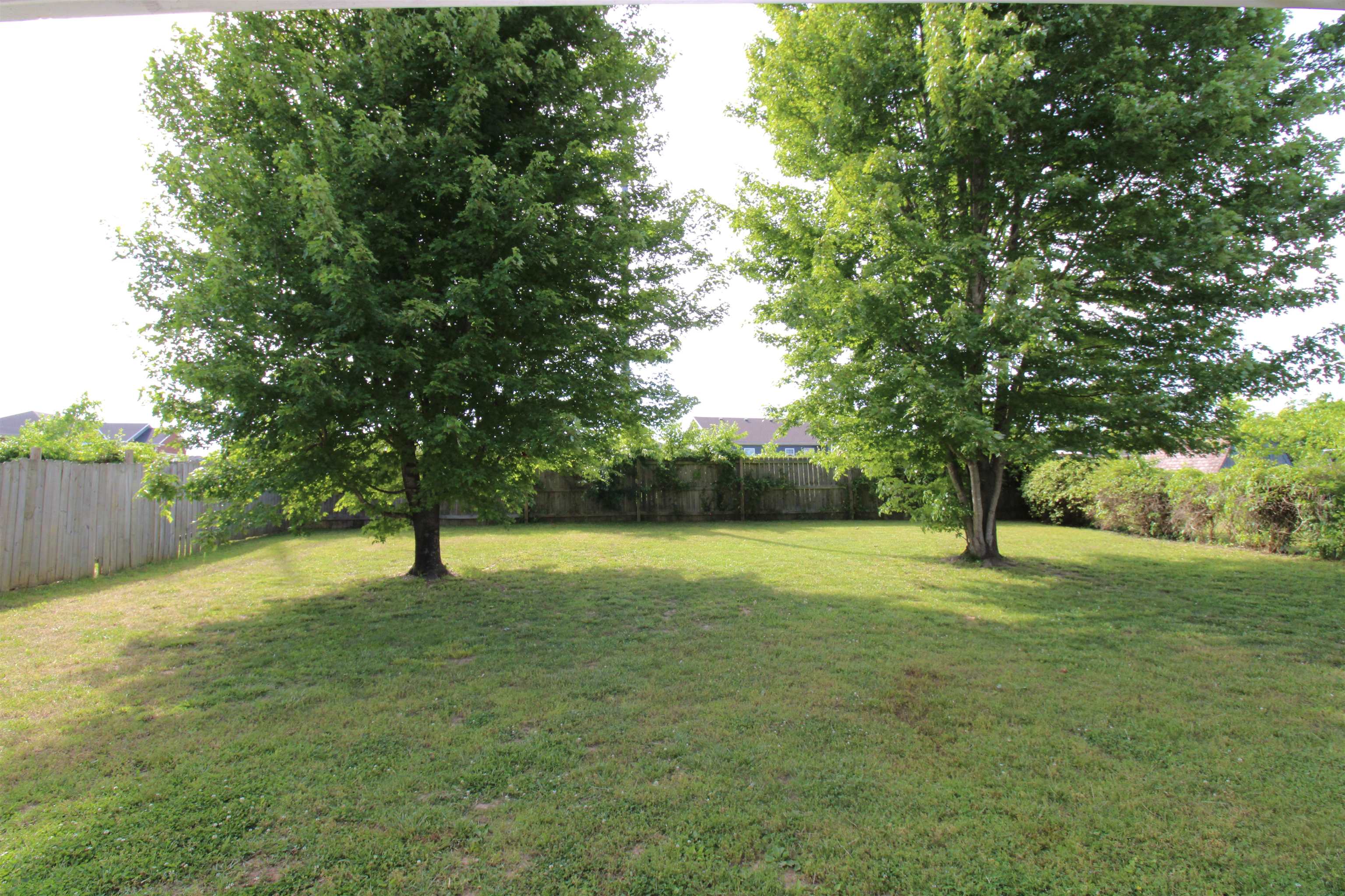 577 Meridian Drive, Bowling Green, Kentucky 42101, 3 Bedrooms Bedrooms, ,2 BathroomsBathrooms,Single Family Residence,For Sale,Meridian Drive,94903