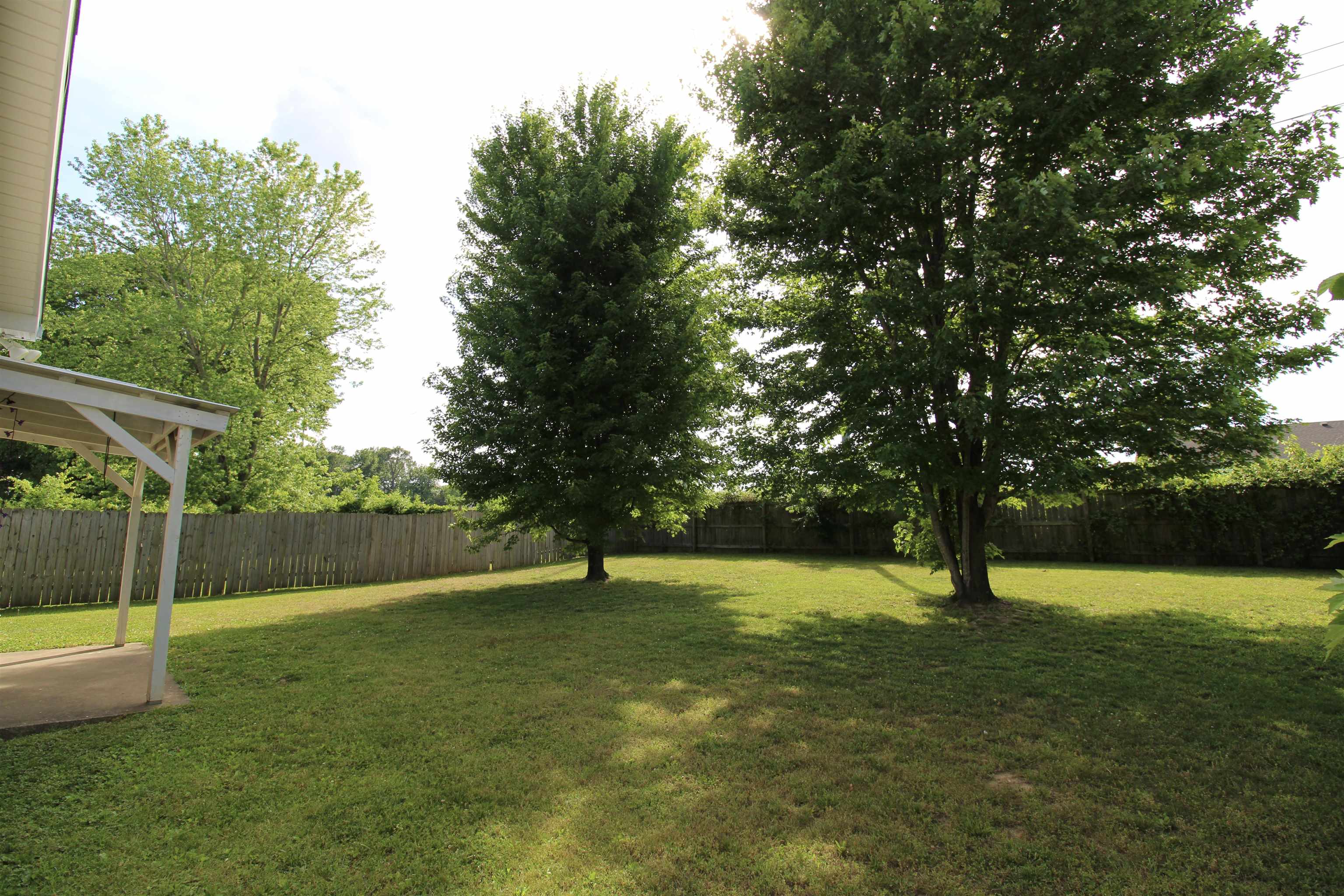 577 Meridian Drive, Bowling Green, Kentucky 42101, 3 Bedrooms Bedrooms, ,2 BathroomsBathrooms,Single Family Residence,For Sale,Meridian Drive,94903