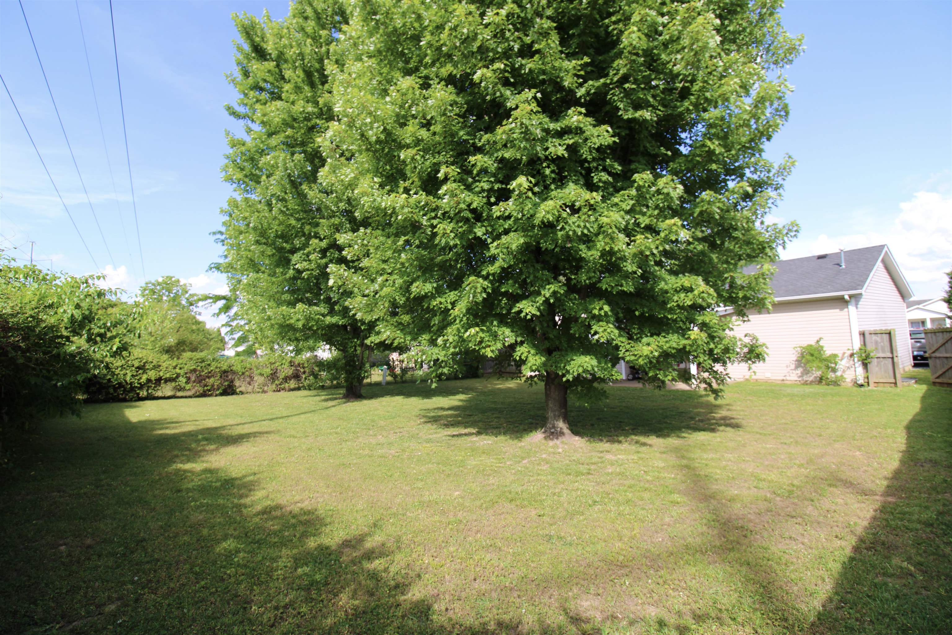 577 Meridian Drive, Bowling Green, Kentucky 42101, 3 Bedrooms Bedrooms, ,2 BathroomsBathrooms,Single Family Residence,For Sale,Meridian Drive,94903