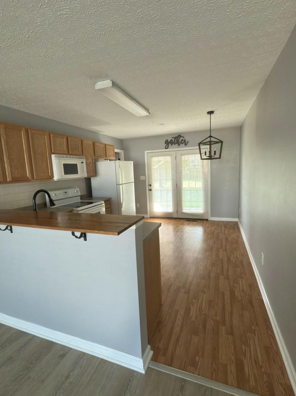 577 Meridian Drive, Bowling Green, Kentucky 42101, 3 Bedrooms Bedrooms, ,2 BathroomsBathrooms,Single Family Residence,For Sale,Meridian Drive,94903