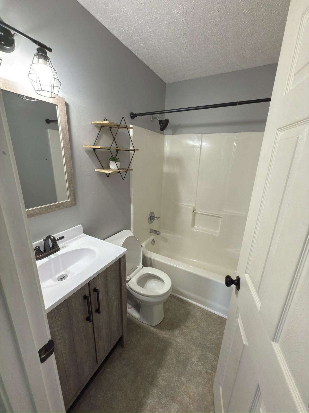 577 Meridian Drive, Bowling Green, Kentucky 42101, 3 Bedrooms Bedrooms, ,2 BathroomsBathrooms,Single Family Residence,For Sale,Meridian Drive,94903