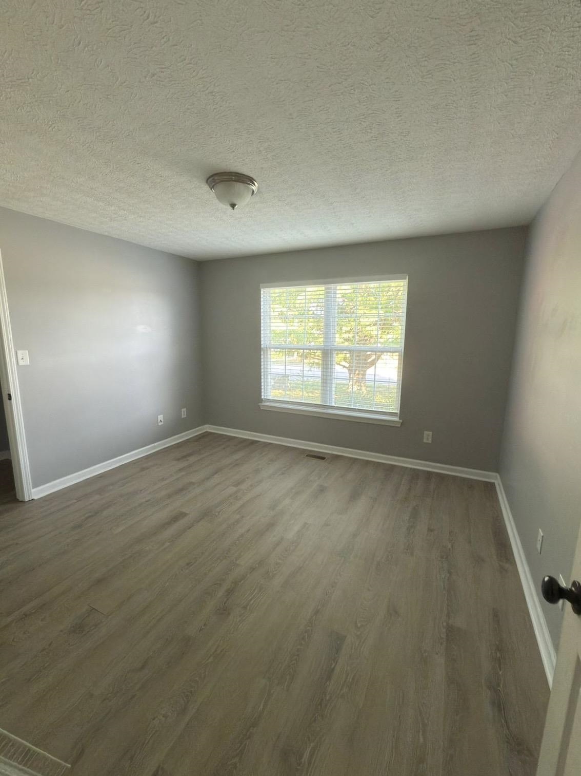 577 Meridian Drive, Bowling Green, Kentucky 42101, 3 Bedrooms Bedrooms, ,2 BathroomsBathrooms,Single Family Residence,For Sale,Meridian Drive,94903