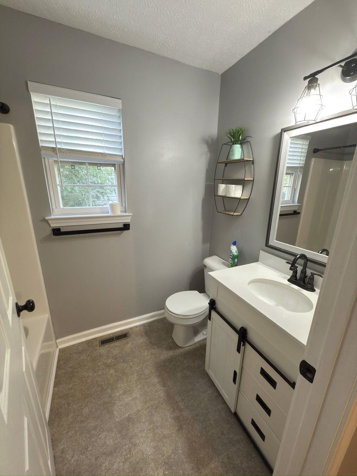 577 Meridian Drive, Bowling Green, Kentucky 42101, 3 Bedrooms Bedrooms, ,2 BathroomsBathrooms,Single Family Residence,For Sale,Meridian Drive,94903