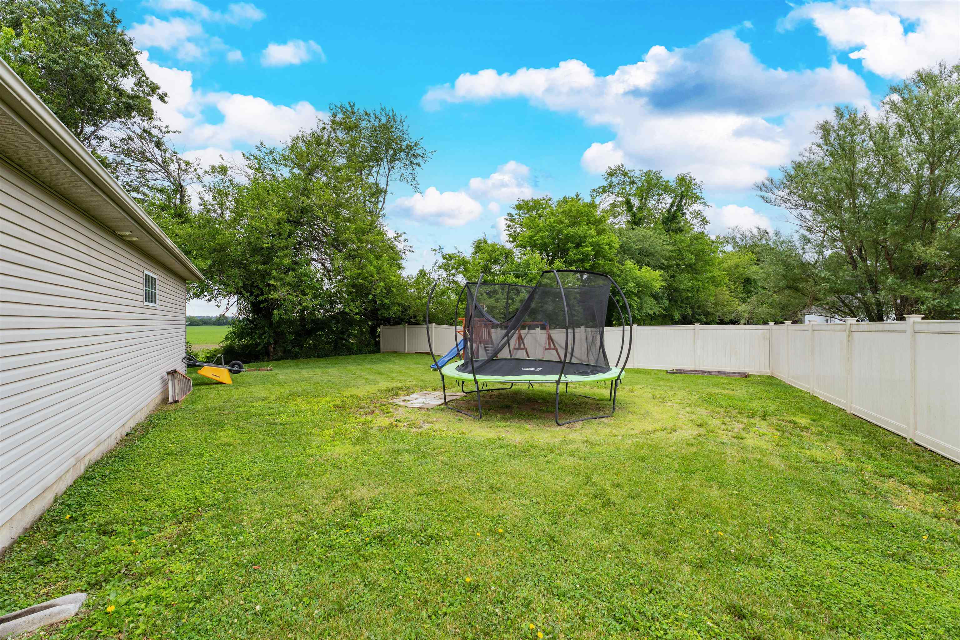 2643 Daffodil Court, Henderson, Kentucky 42420, 3 Bedrooms Bedrooms, ,2 BathroomsBathrooms,Single Family Residence,For Sale,Daffodil Court,94912