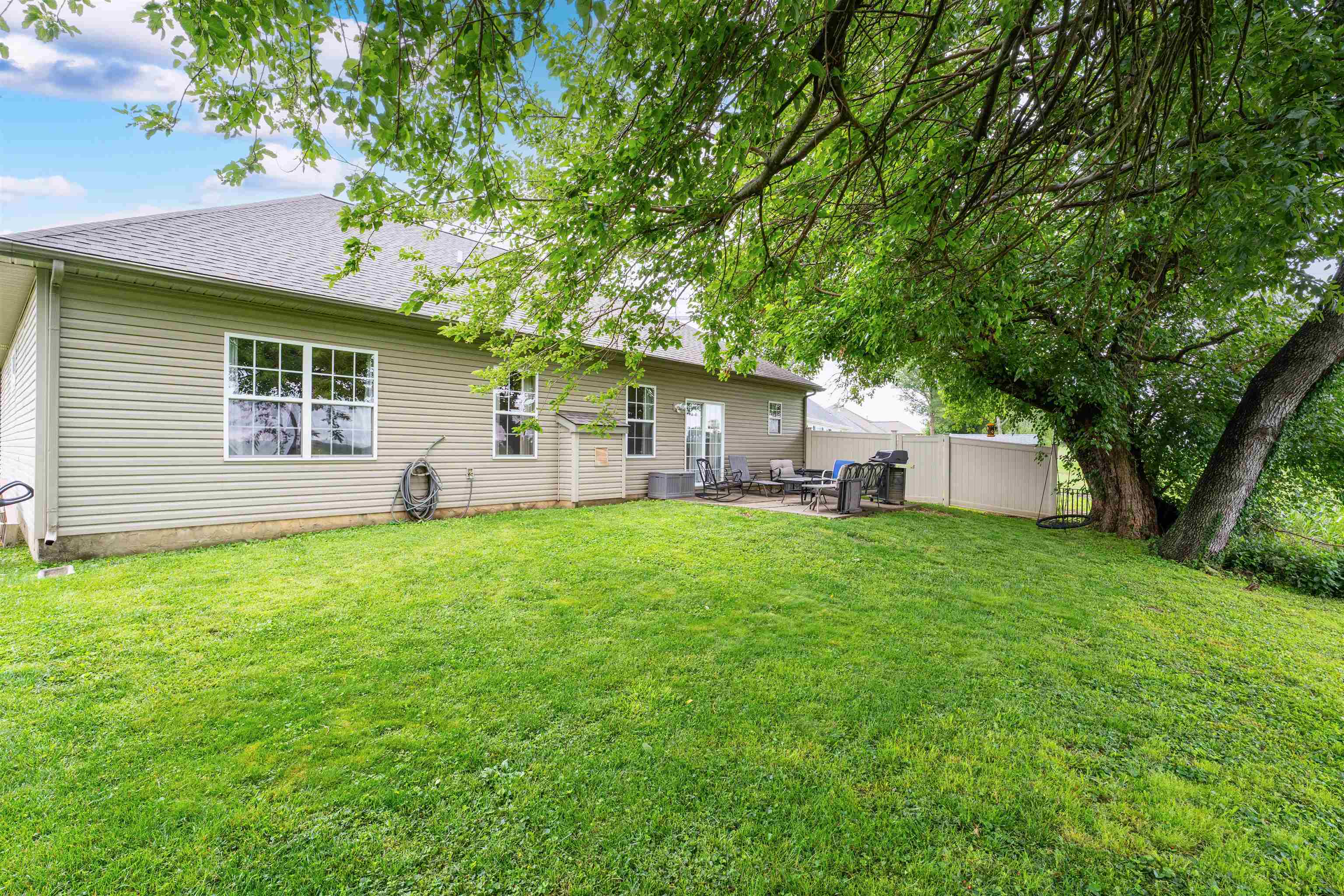 2643 Daffodil Court, Henderson, Kentucky 42420, 3 Bedrooms Bedrooms, ,2 BathroomsBathrooms,Single Family Residence,For Sale,Daffodil Court,94912