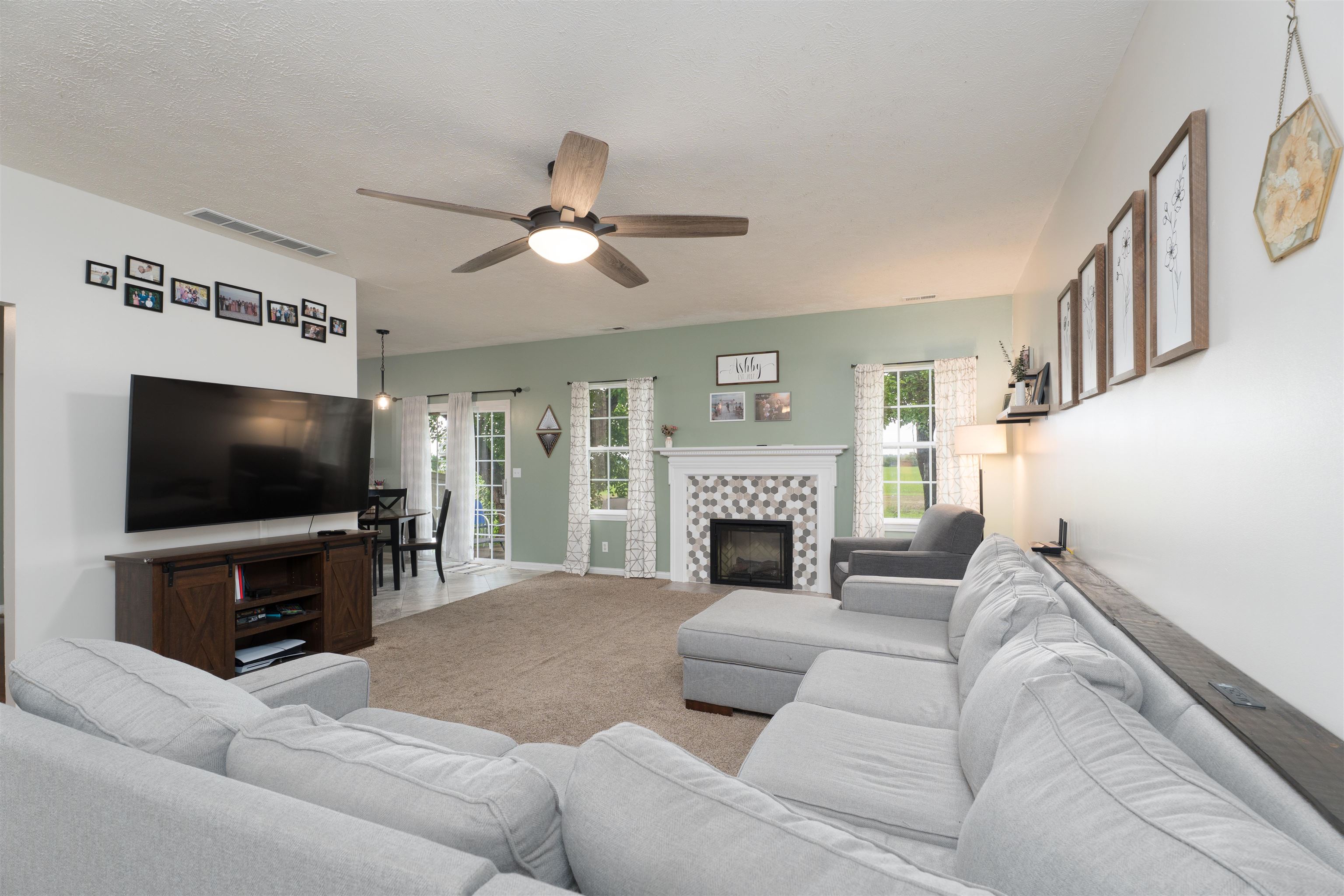 2643 Daffodil Court, Henderson, Kentucky 42420, 3 Bedrooms Bedrooms, ,2 BathroomsBathrooms,Single Family Residence,For Sale,Daffodil Court,94912