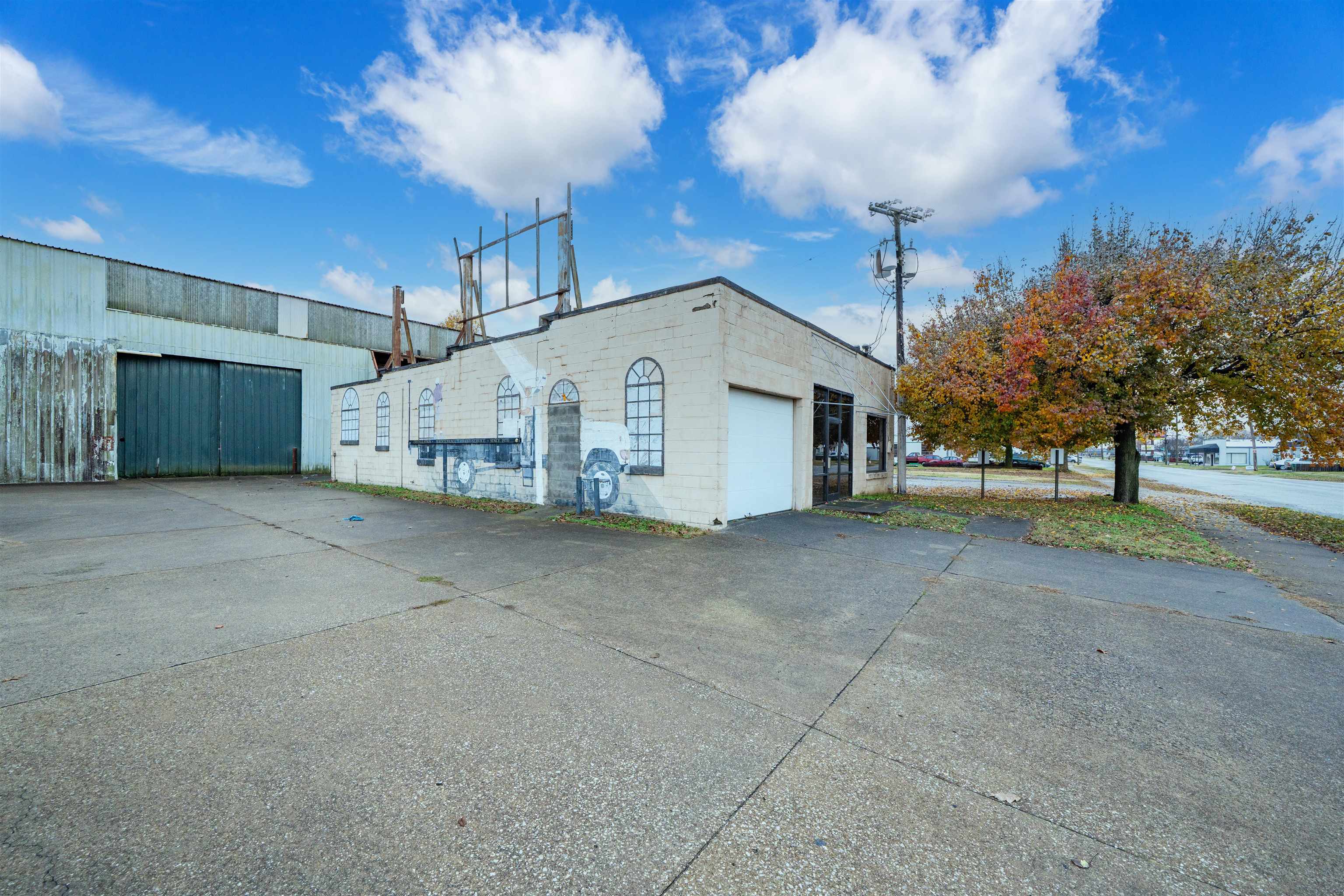 1804 West 2nd St, Owensboro, Kentucky 42301, ,Industrial,For Sale,West 2nd St,94937