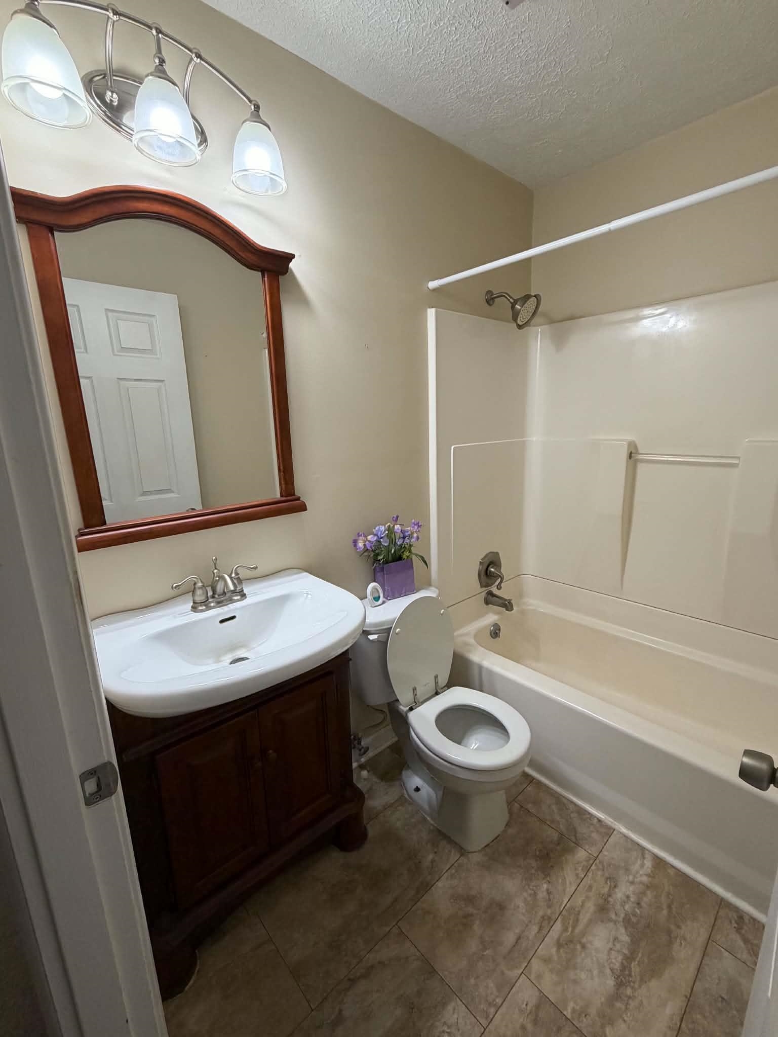 632 Amherst Dr, Owensboro, Kentucky 42303-7301, 4 Bedrooms Bedrooms, ,1 BathroomBathrooms,Single Family Residence,For Sale,Amherst Dr,94963