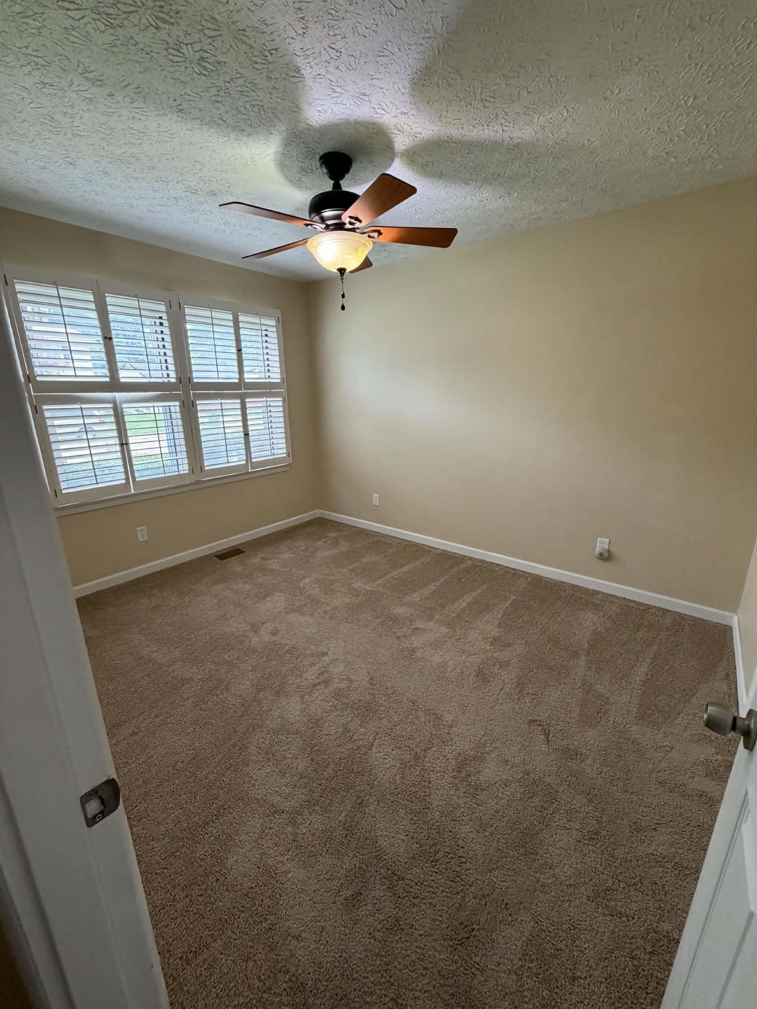 632 Amherst Dr, Owensboro, Kentucky 42303-7301, 4 Bedrooms Bedrooms, ,1 BathroomBathrooms,Single Family Residence,For Sale,Amherst Dr,94963
