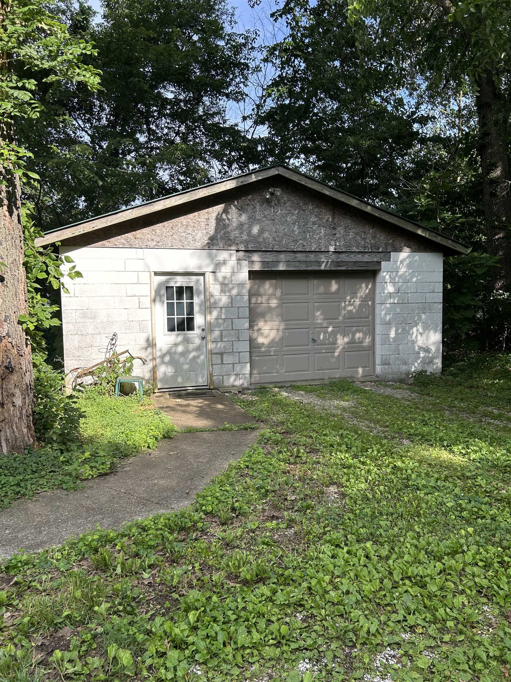 9711 SAUER LN, Owensboro, Kentucky 42301-8419, 3 Bedrooms Bedrooms, ,2 BathroomsBathrooms,Single Family Residence,For Sale,SAUER LN,94964