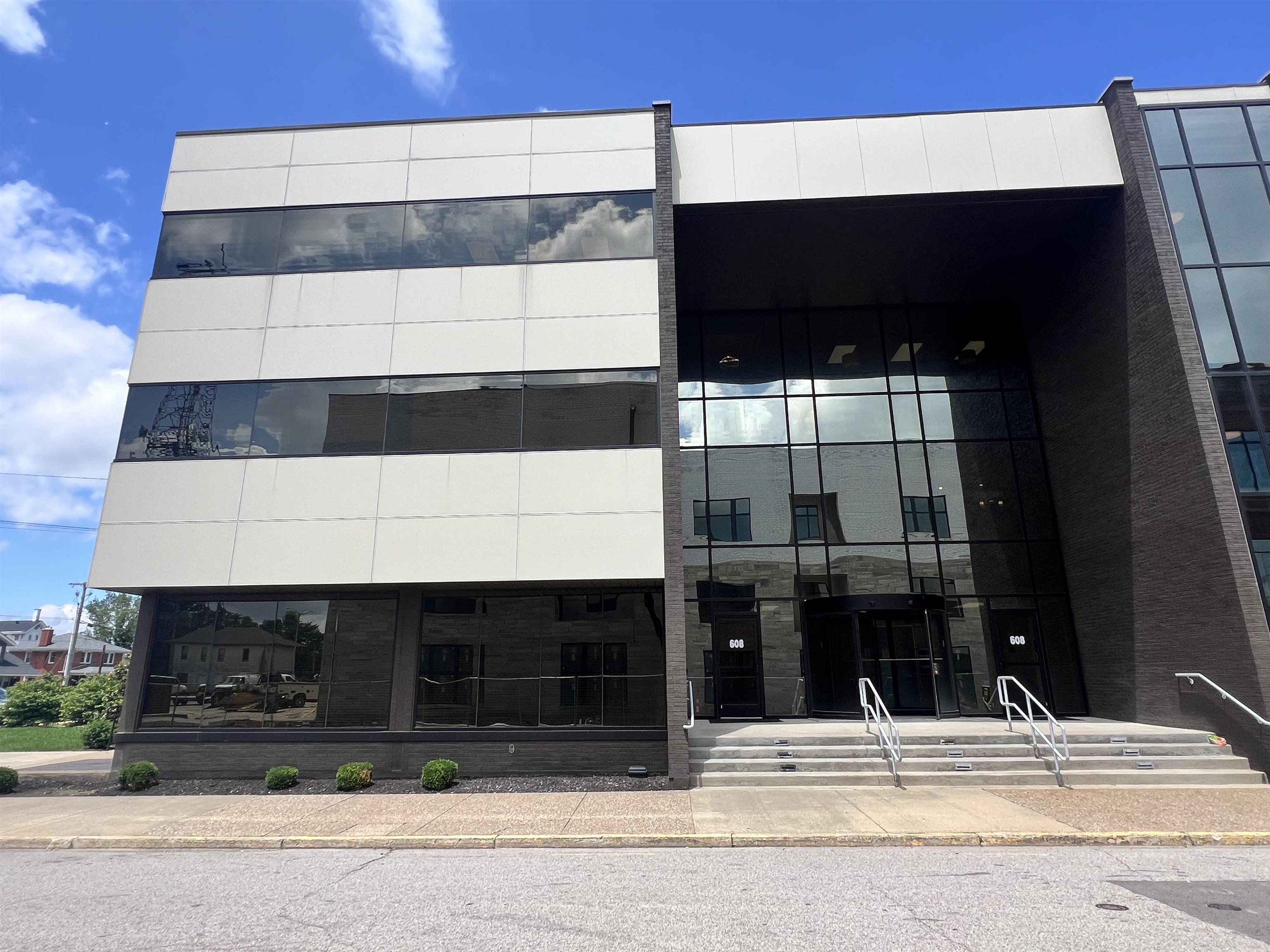 608 Frederica Street, Owensboro, Kentucky 42301, ,Office,For Sale,Frederica Street,94966