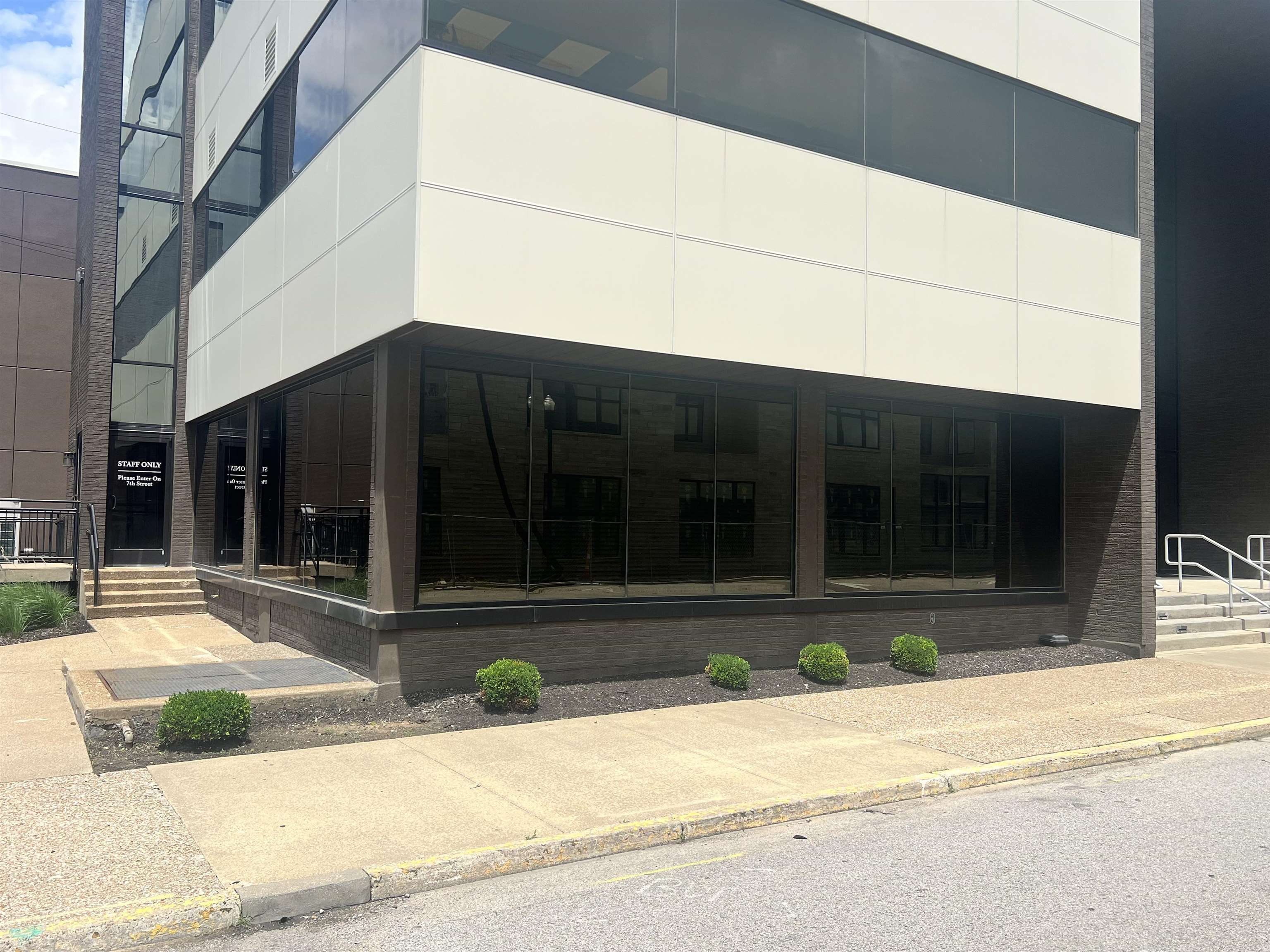 608 Frederica Street, Owensboro, Kentucky 42301, ,Office,For Sale,Frederica Street,94966
