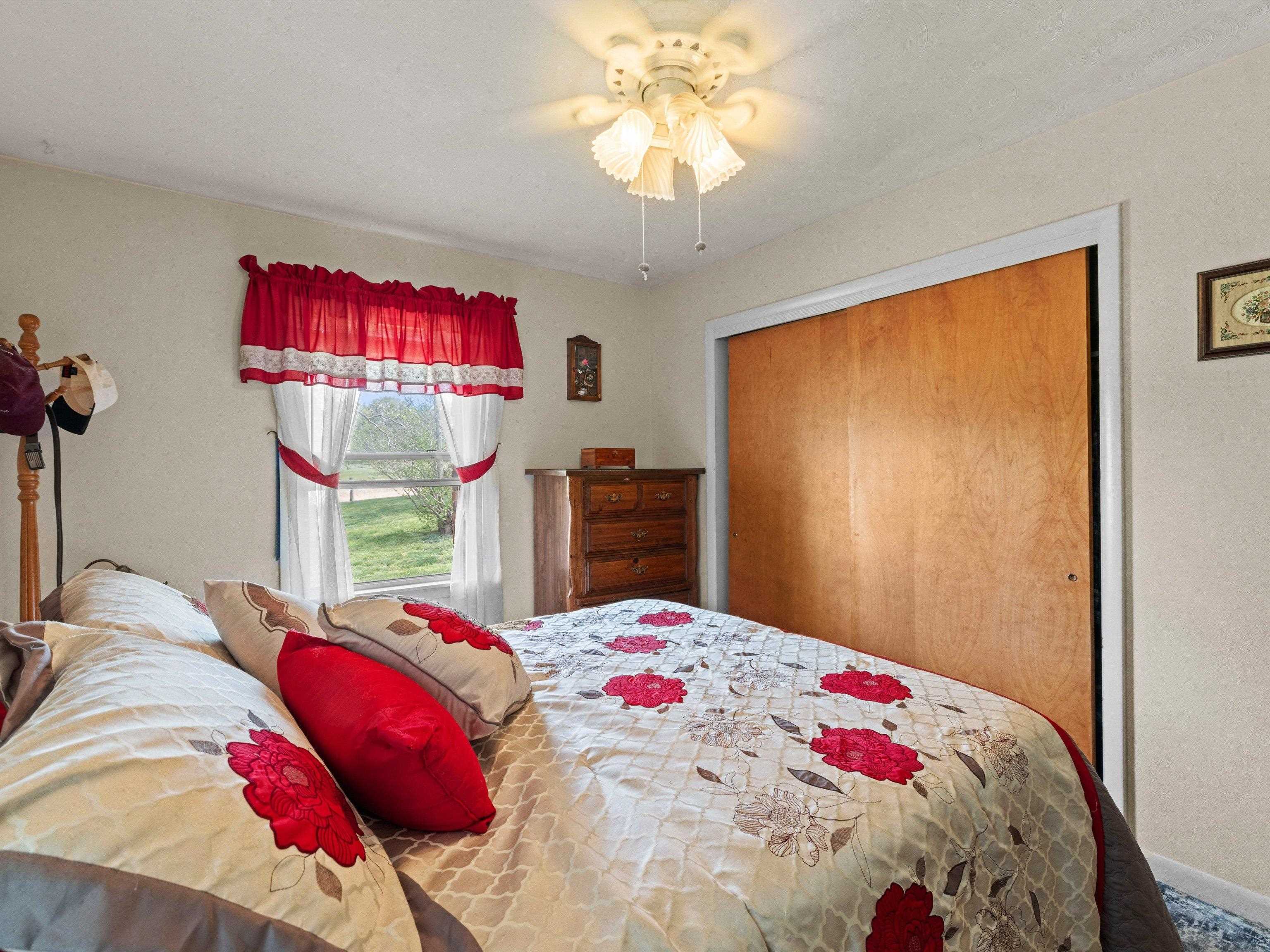 7365 Crooked Creek Rd, Owensboro, Kentucky 42301, 4 Bedrooms Bedrooms, ,2 BathroomsBathrooms,Single Family Residence,For Sale,Crooked Creek Rd,94980