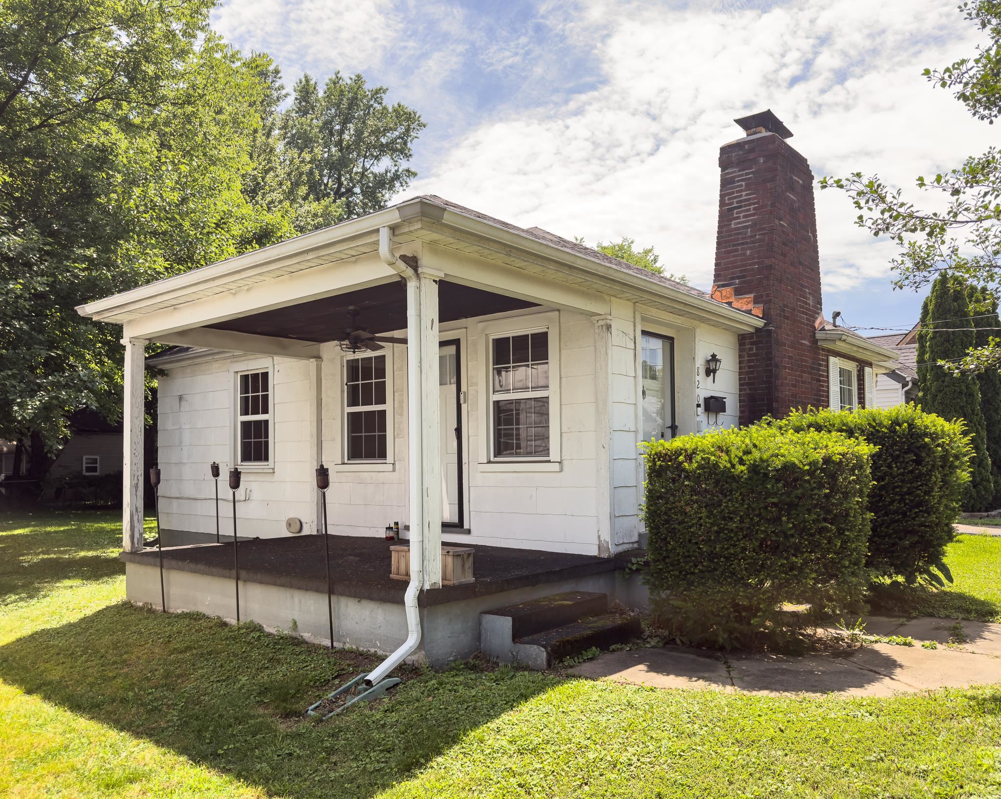 820 20th St, Owensboro, Kentucky 42303, 2 Bedrooms Bedrooms, ,1 BathroomBathrooms,Single Family Residence,For Sale,20th St,95004