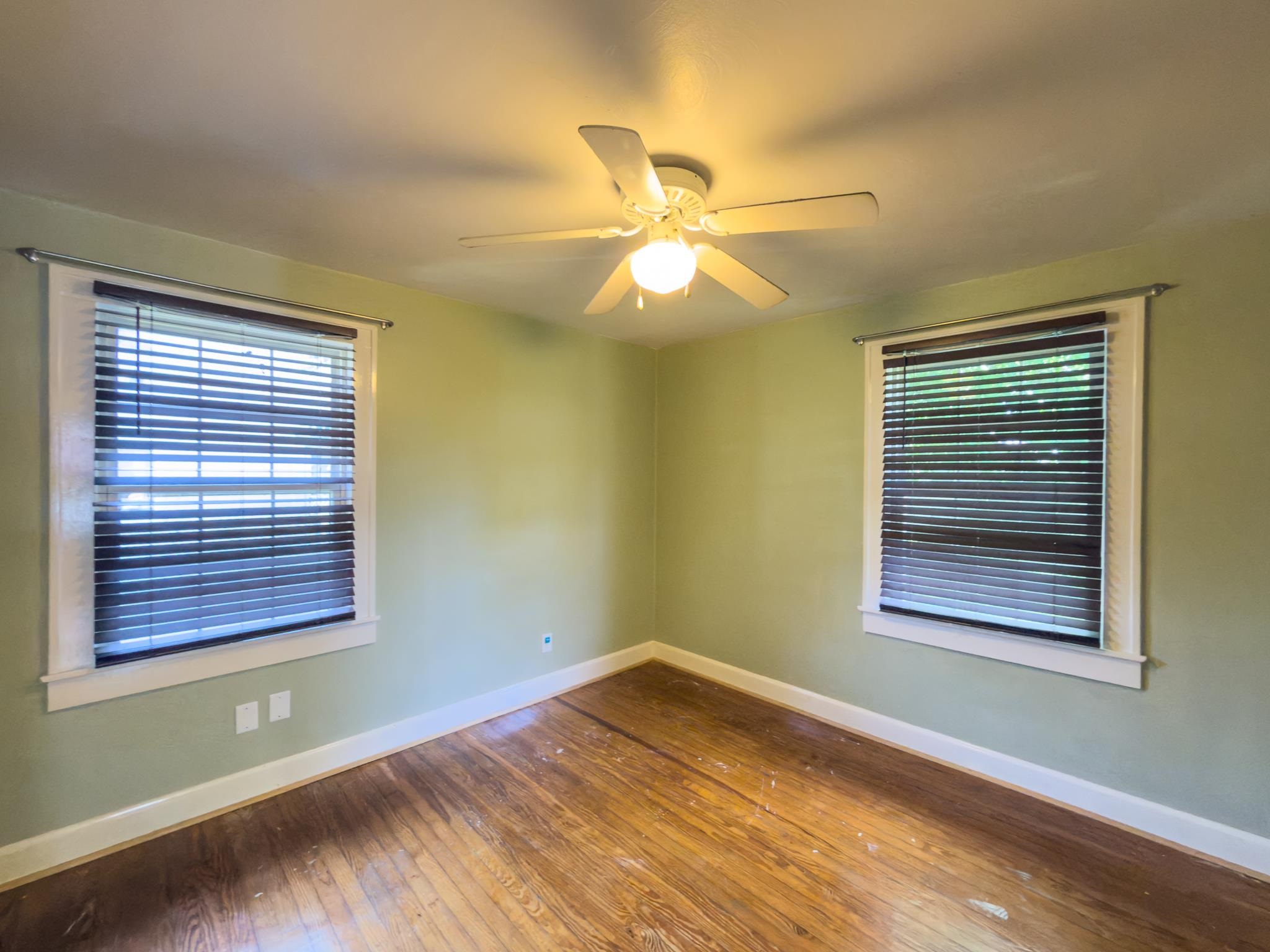 820 20th St, Owensboro, Kentucky 42303, 2 Bedrooms Bedrooms, ,1 BathroomBathrooms,Single Family Residence,For Sale,20th St,95004