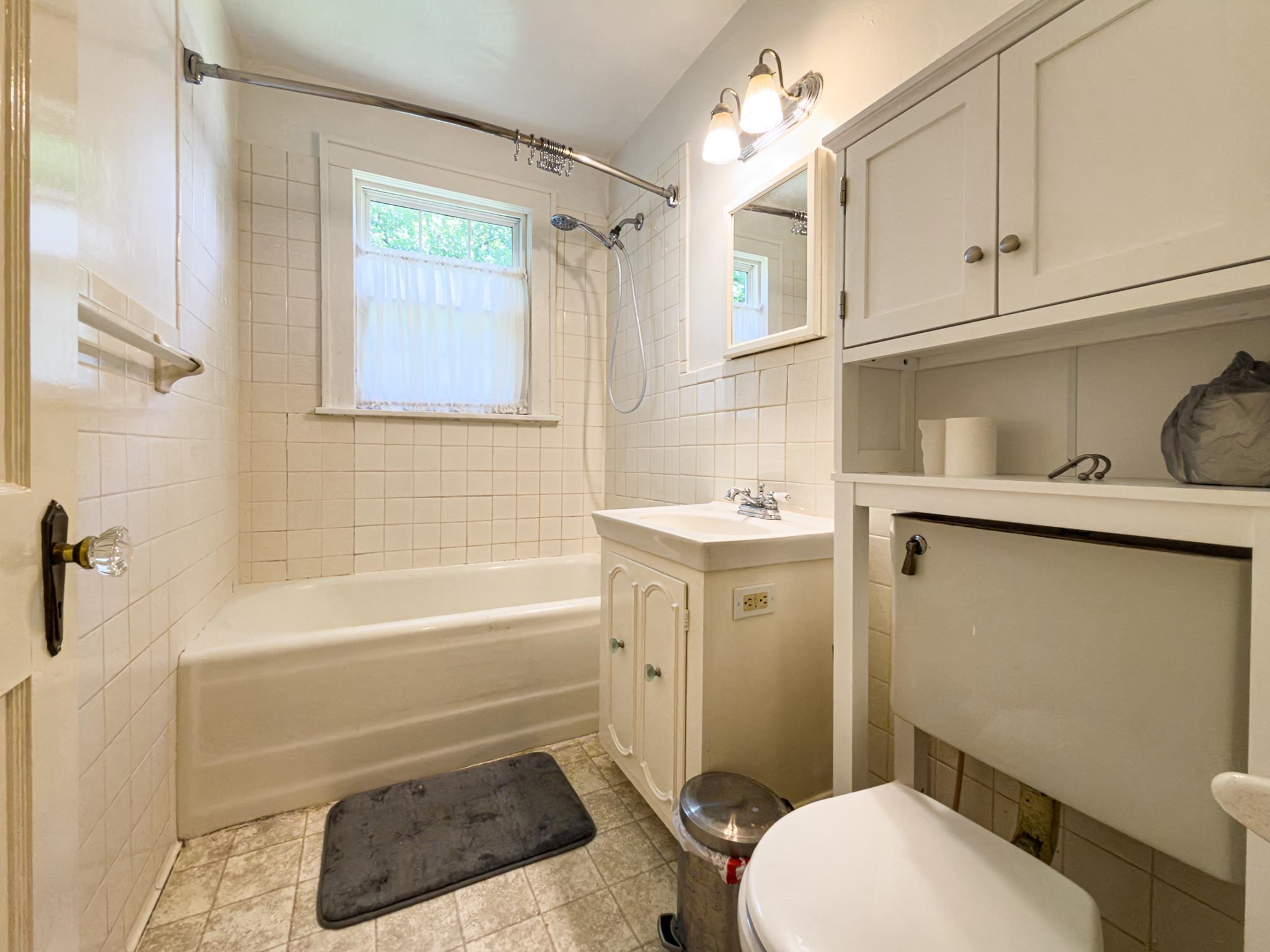 820 20th St, Owensboro, Kentucky 42303, 2 Bedrooms Bedrooms, ,1 BathroomBathrooms,Single Family Residence,For Sale,20th St,95004