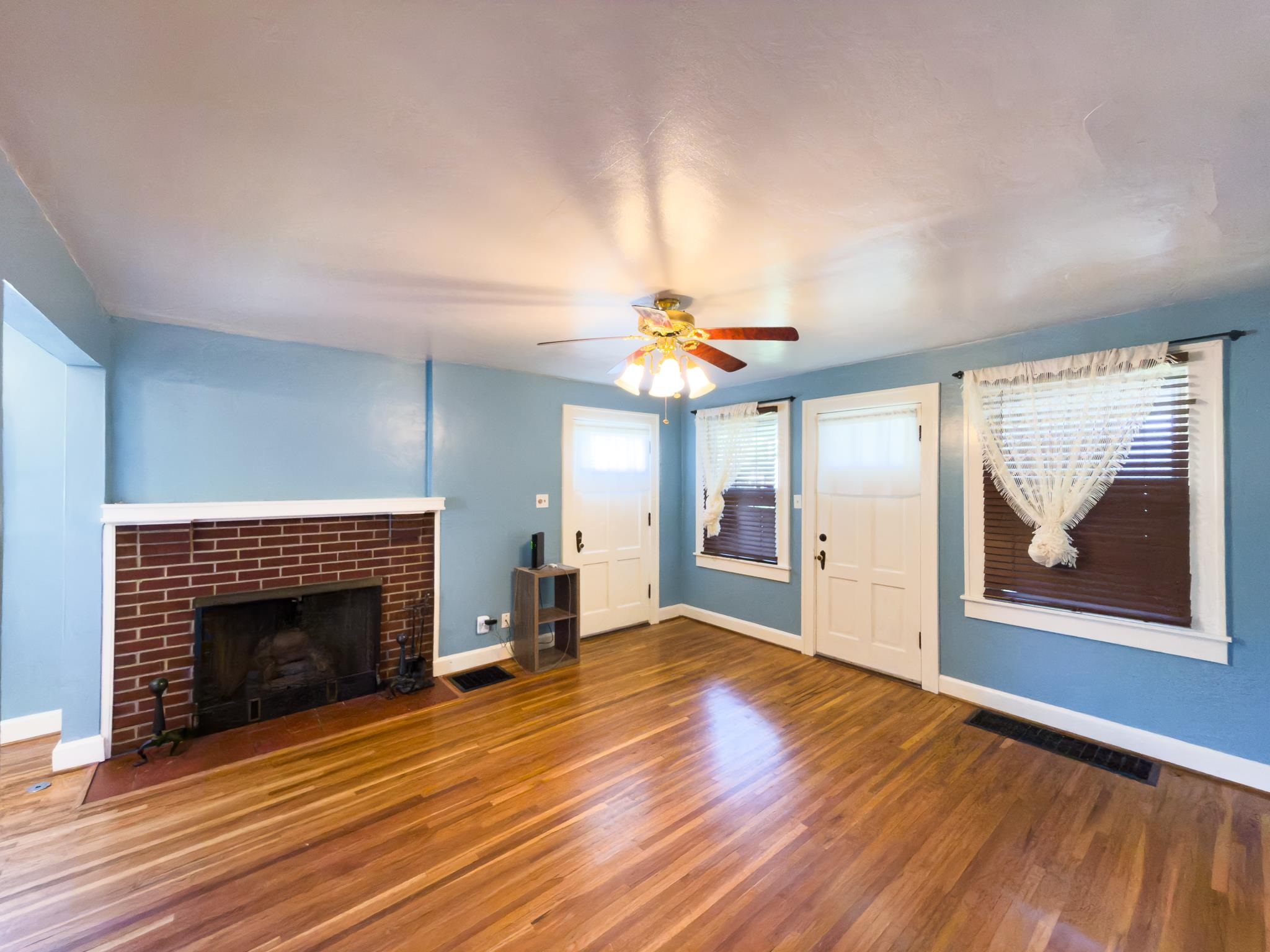 820 20th St, Owensboro, Kentucky 42303, 2 Bedrooms Bedrooms, ,1 BathroomBathrooms,Single Family Residence,For Sale,20th St,95004