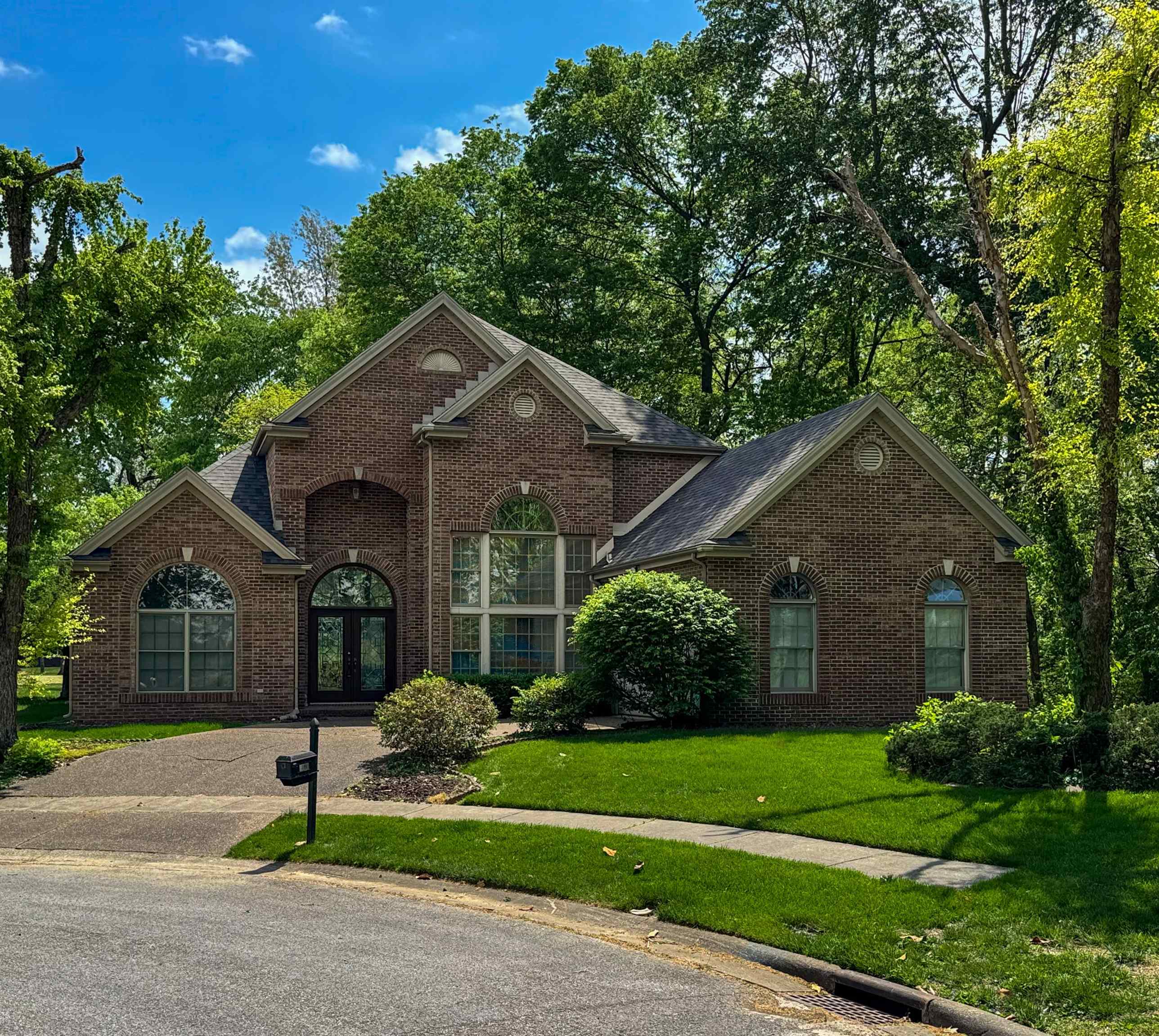 1400 Kingsbrooke, Owensboro, Kentucky 42303, 3 Bedrooms Bedrooms, ,2 BathroomsBathrooms,Single Family Residence,For Sale,Kingsbrooke,95011