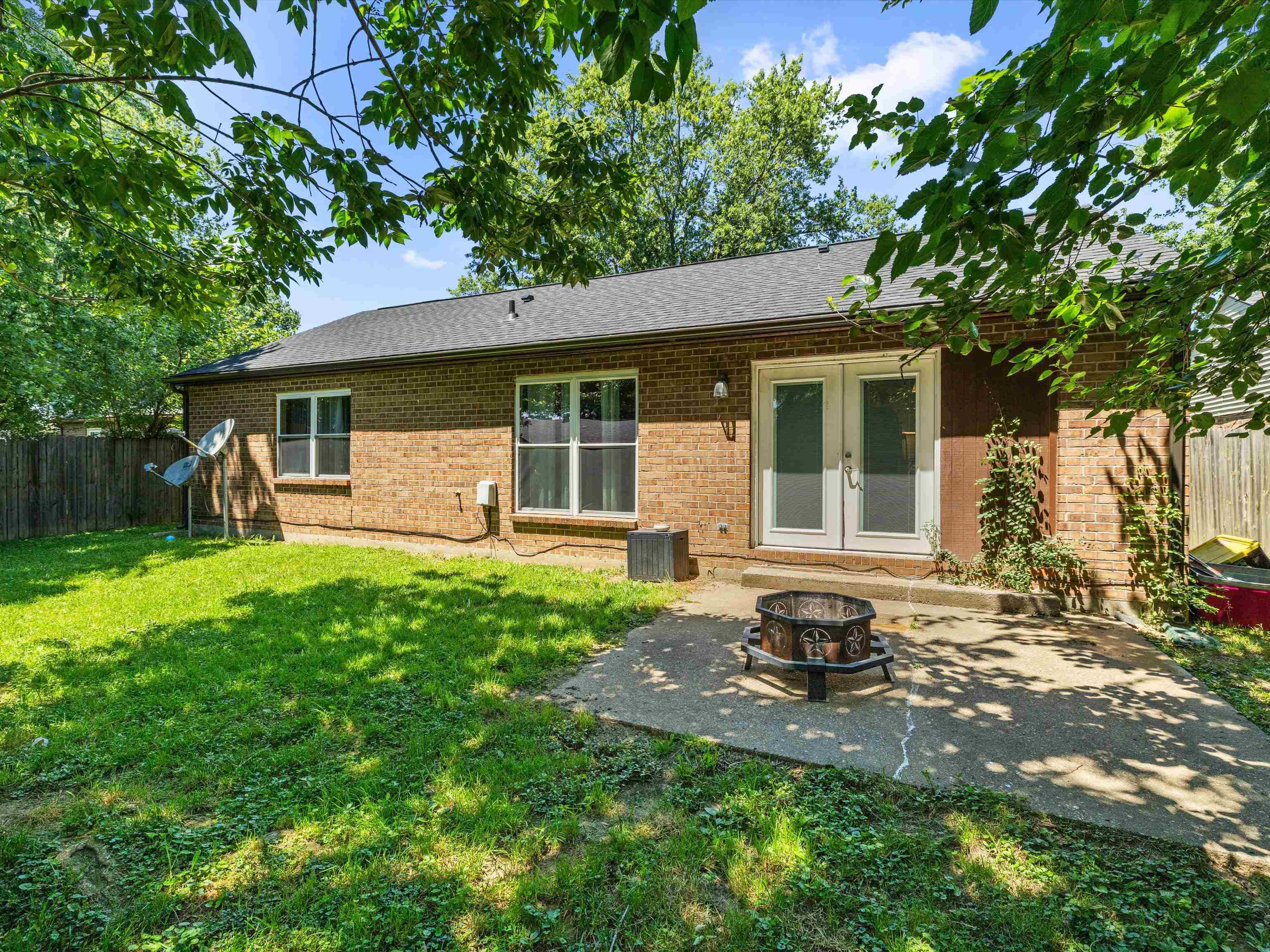 2292 Yates Dr, Owensboro, Kentucky 42301-0000, 3 Bedrooms Bedrooms, ,2 BathroomsBathrooms,Single Family Residence,For Sale,Yates Dr,95012