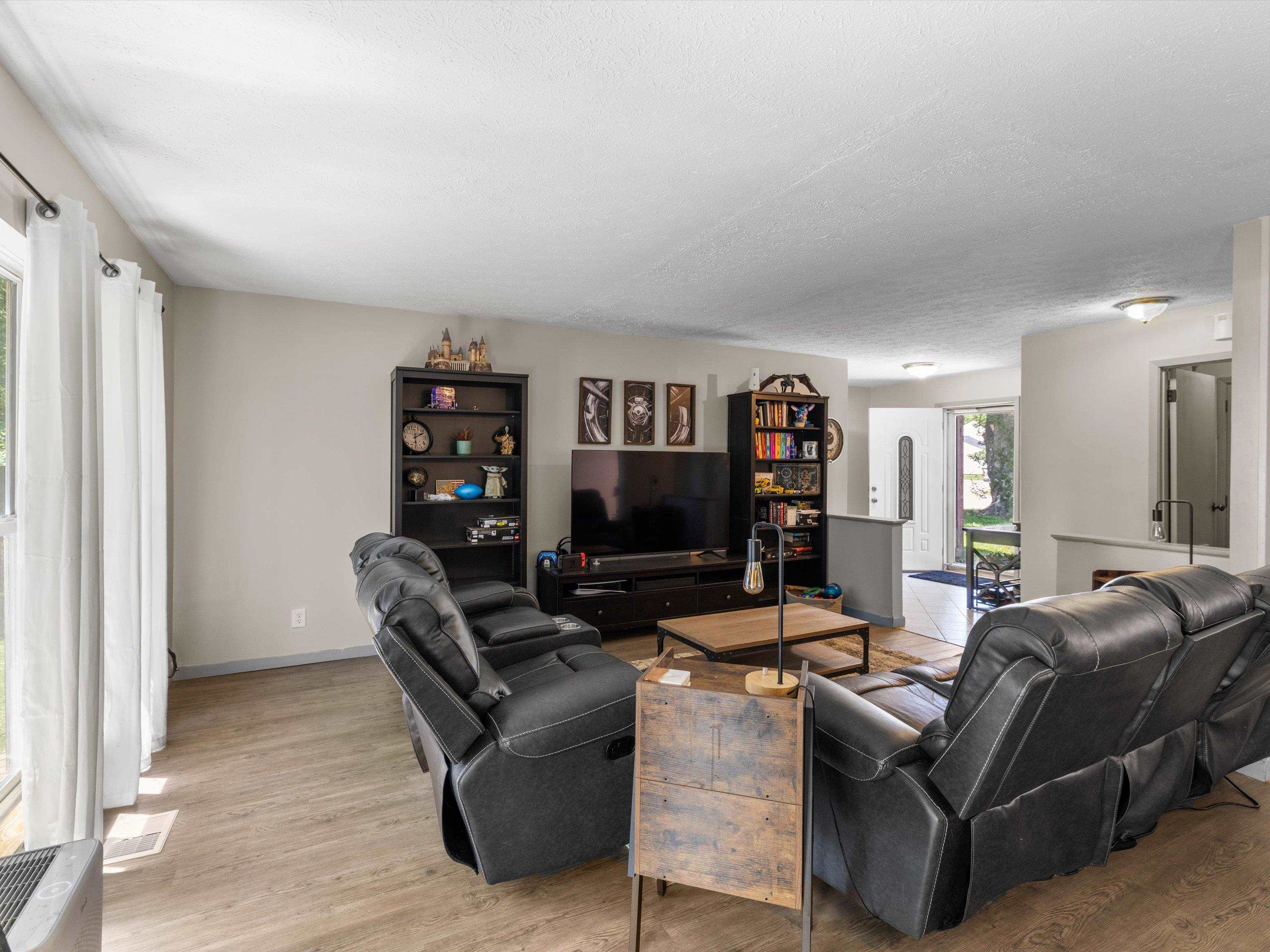 2292 Yates Dr, Owensboro, Kentucky 42301-0000, 3 Bedrooms Bedrooms, ,2 BathroomsBathrooms,Single Family Residence,For Sale,Yates Dr,95012