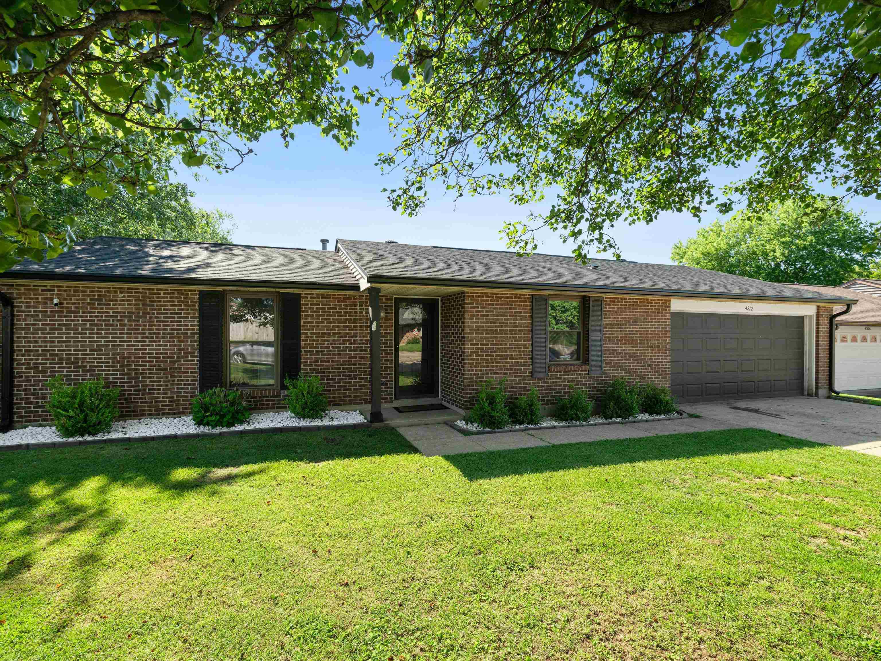 4212 Settlers Pt, Owensboro, Kentucky 42303, 2 Bedrooms Bedrooms, ,1 BathroomBathrooms,Single Family Residence,For Sale,Settlers Pt,95013