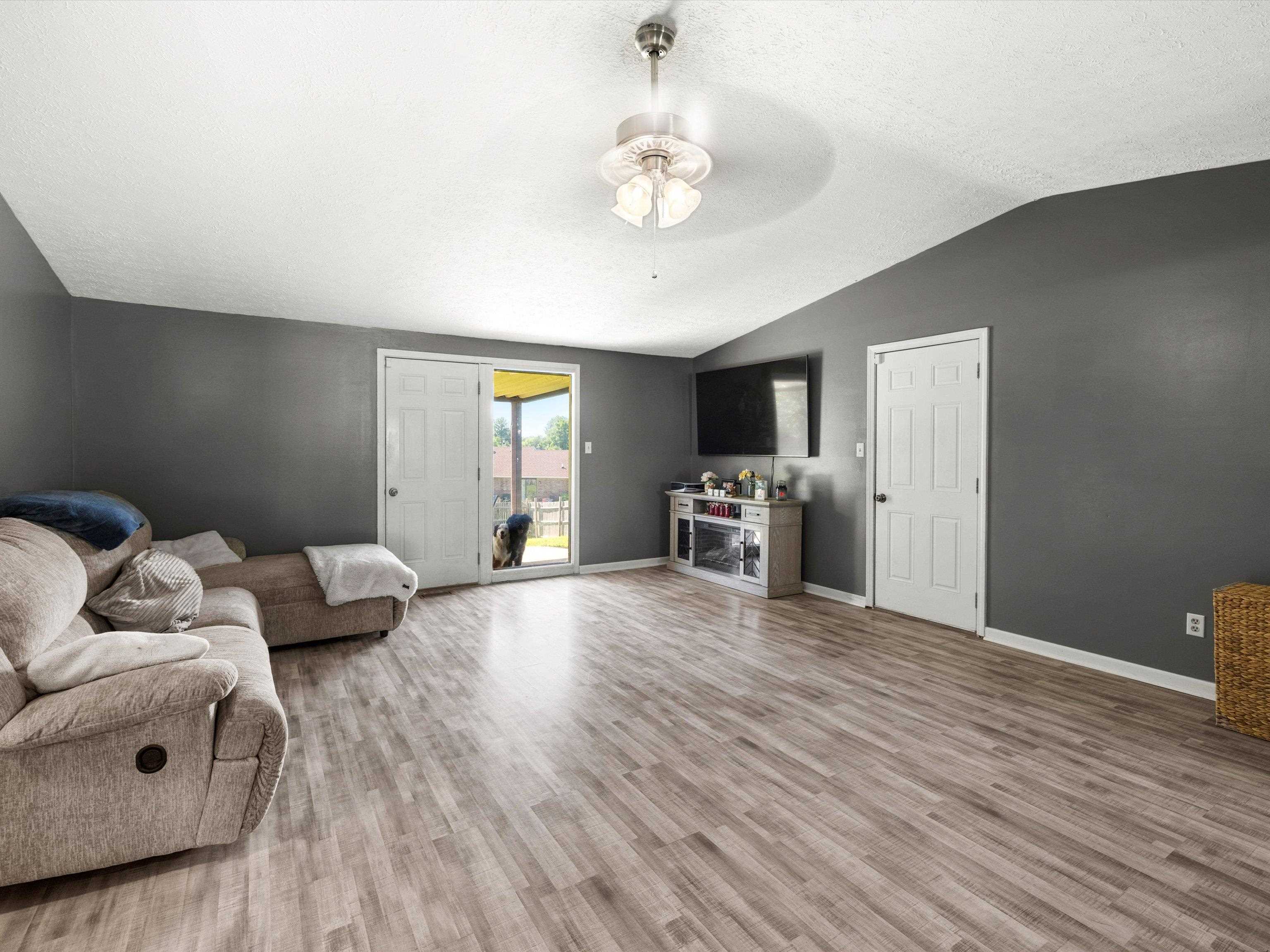 4212 Settlers Pt, Owensboro, Kentucky 42303, 2 Bedrooms Bedrooms, ,1 BathroomBathrooms,Single Family Residence,For Sale,Settlers Pt,95013