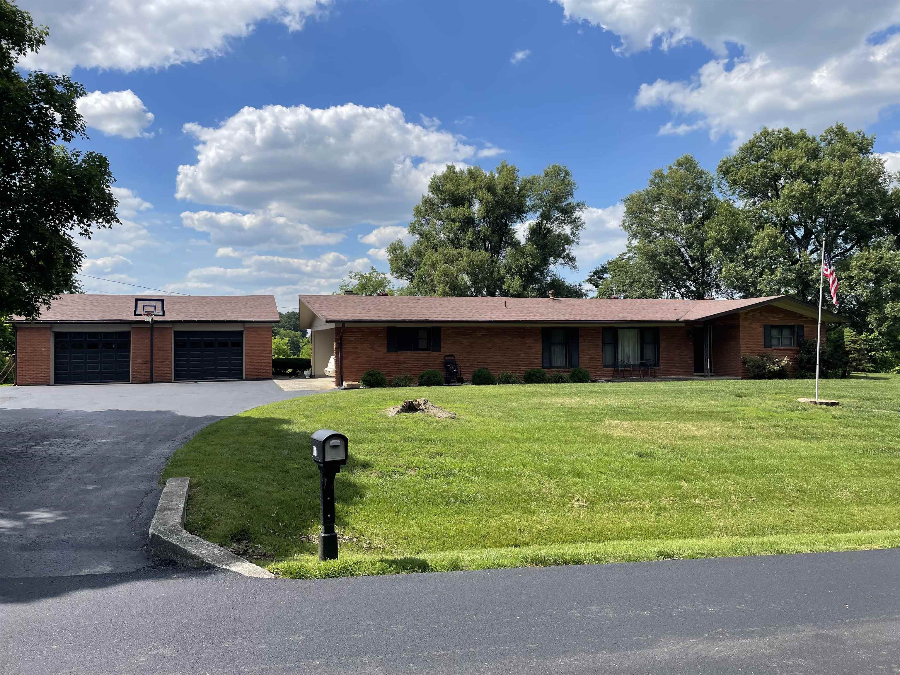 1567 Hill Bridge Road, Utica, Kentucky 42376, 4 Bedrooms Bedrooms, ,2 BathroomsBathrooms,Single Family Residence,For Sale,Hill Bridge Road,95032