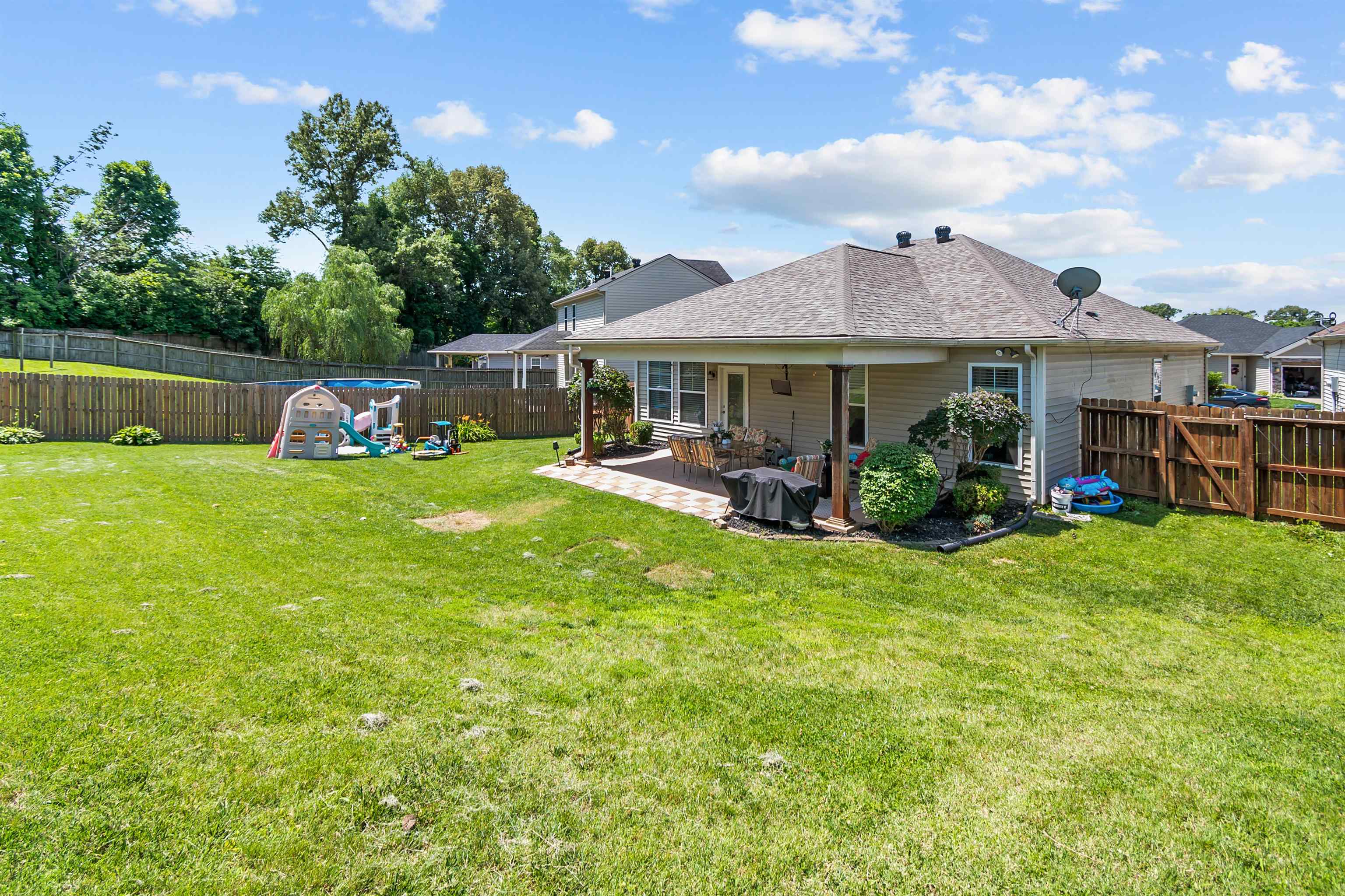 6403 Autumn Valley Trace, Utica, Kentucky 42376, 3 Bedrooms Bedrooms, ,2 BathroomsBathrooms,Single Family Residence,For Sale,Autumn Valley Trace,95044