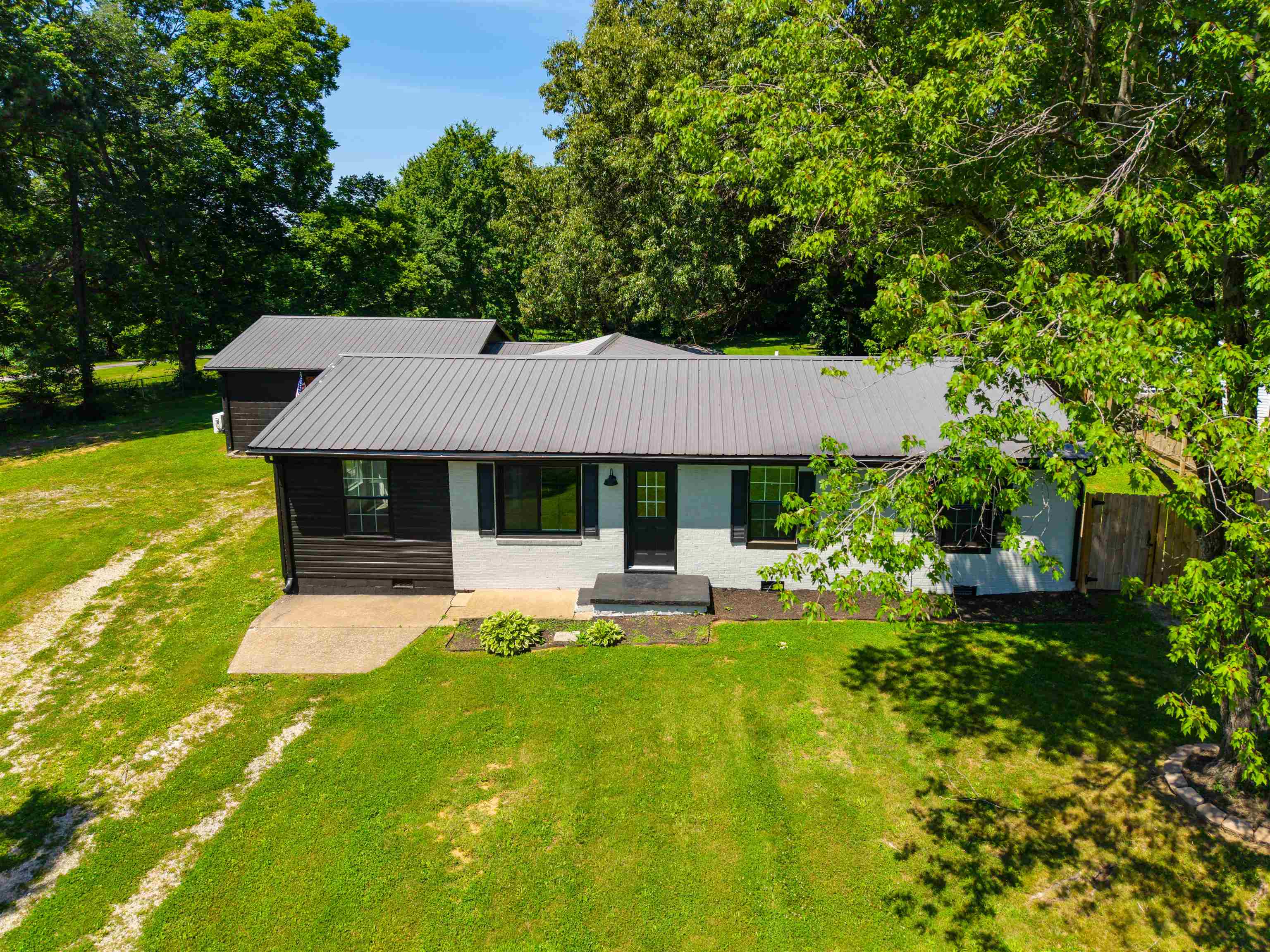 9610 US 231, Utica, Kentucky 42376, 4 Bedrooms Bedrooms, ,2 BathroomsBathrooms,Single Family Residence,For Sale,US 231,95057