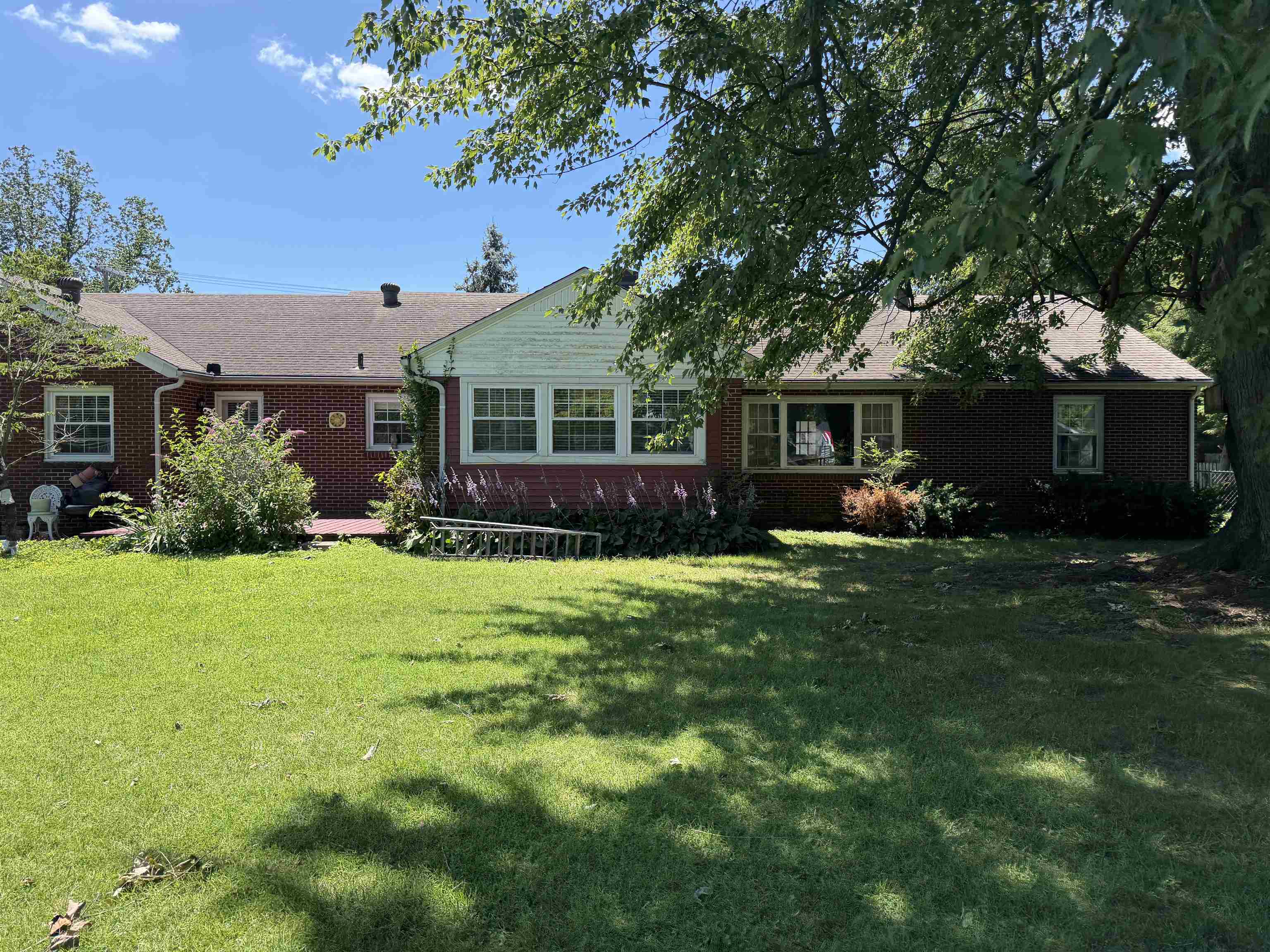 1315 Ford Avenue, Owensboro, Kentucky 42301, 2 Bedrooms Bedrooms, ,2 BathroomsBathrooms,Single Family Residence,For Sale,Ford Avenue,95059