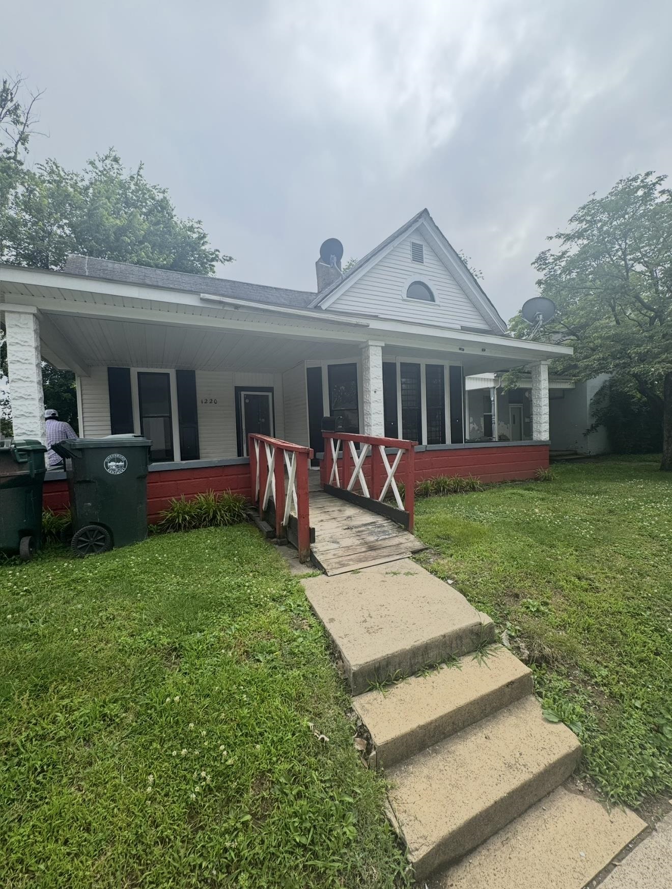 1220 West 1st Street, Owensboro, Kentucky 42301, 3 Bedrooms Bedrooms, ,1 BathroomBathrooms,Single Family Residence,For Sale,West 1st Street,95068