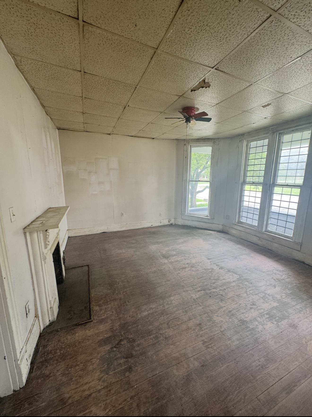 1220 West 1st Street, Owensboro, Kentucky 42301, 3 Bedrooms Bedrooms, ,1 BathroomBathrooms,Single Family Residence,For Sale,West 1st Street,95068